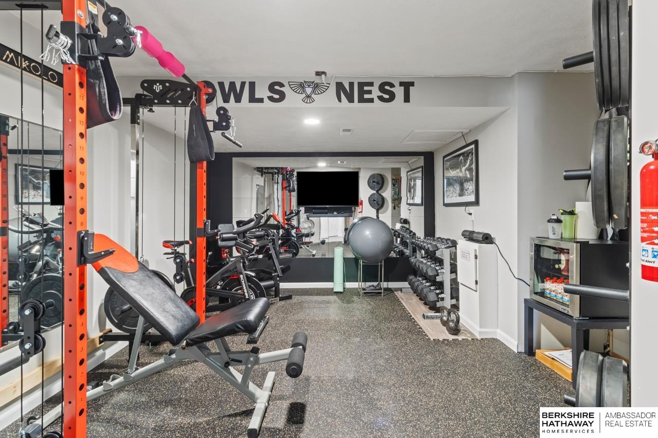 Omaha, Nebraska 68130, United States, 3 Bedrooms Bedrooms, ,2 BathroomsBathrooms,Residential,Pending,105813