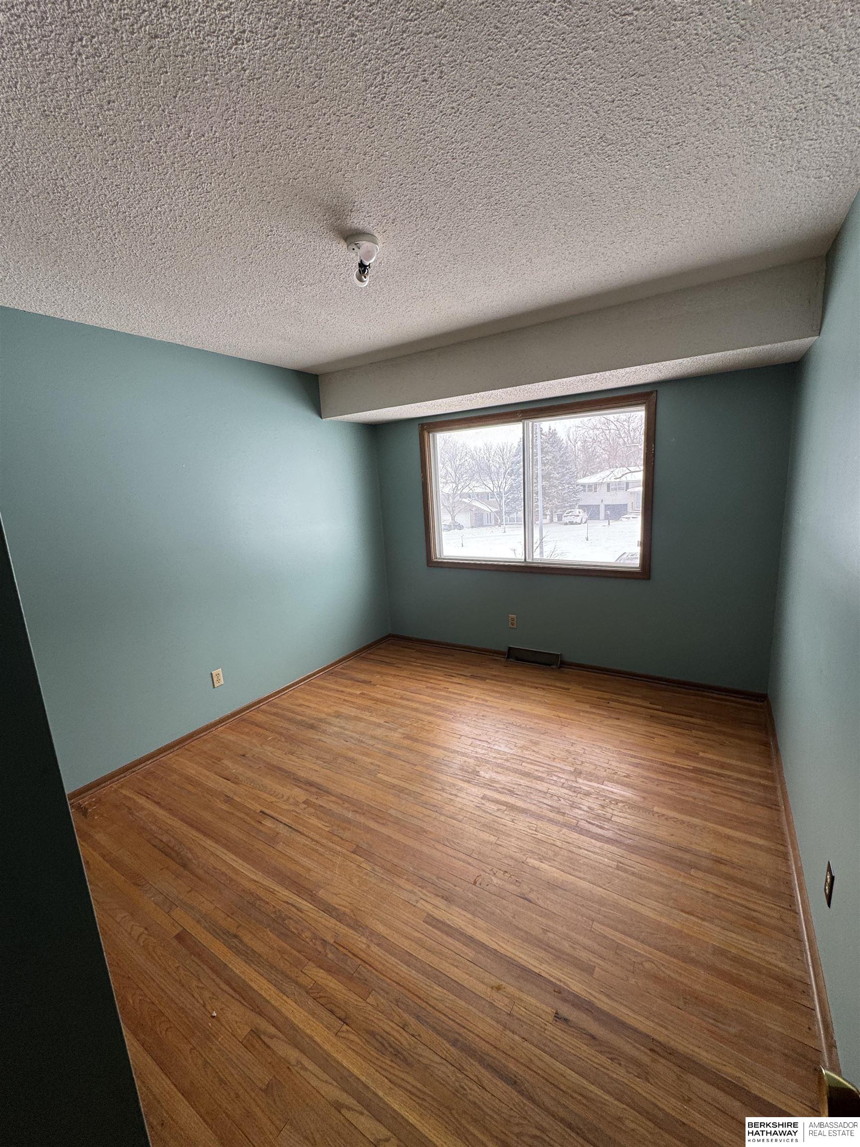 Omaha, Nebraska 68134, United States, 3 Bedrooms Bedrooms, ,2 BathroomsBathrooms,Residential,Pending,4174