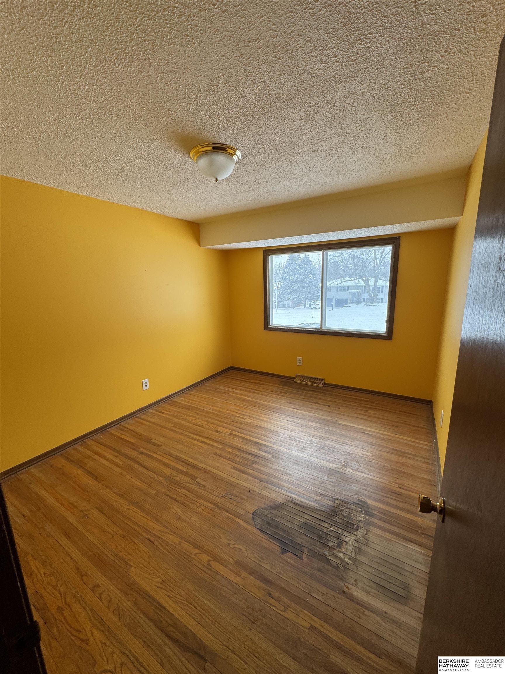 Omaha, Nebraska 68134, United States, 3 Bedrooms Bedrooms, ,2 BathroomsBathrooms,Residential,Pending,4174