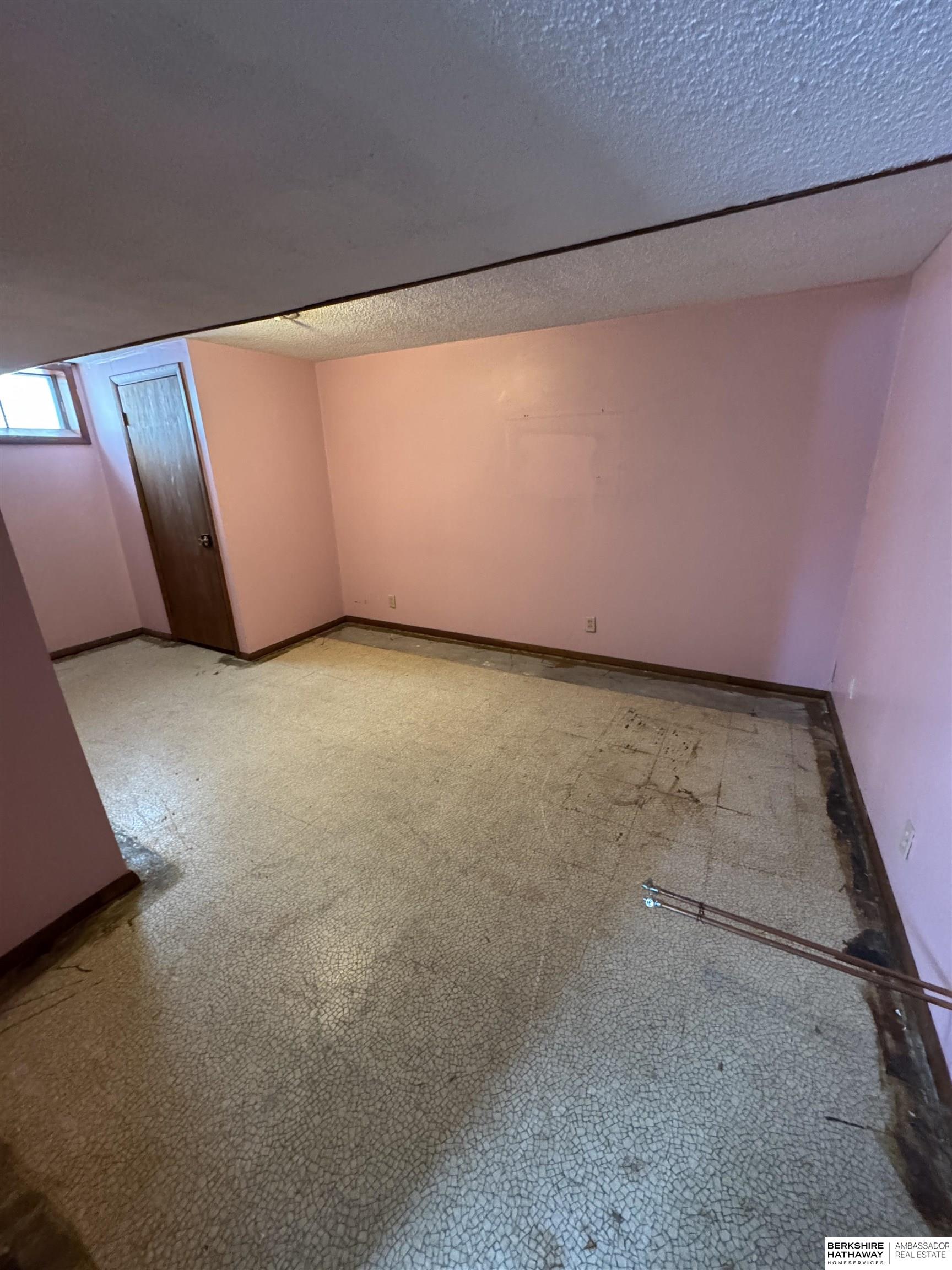 Omaha, Nebraska 68134, United States, 3 Bedrooms Bedrooms, ,2 BathroomsBathrooms,Residential,Pending,4174