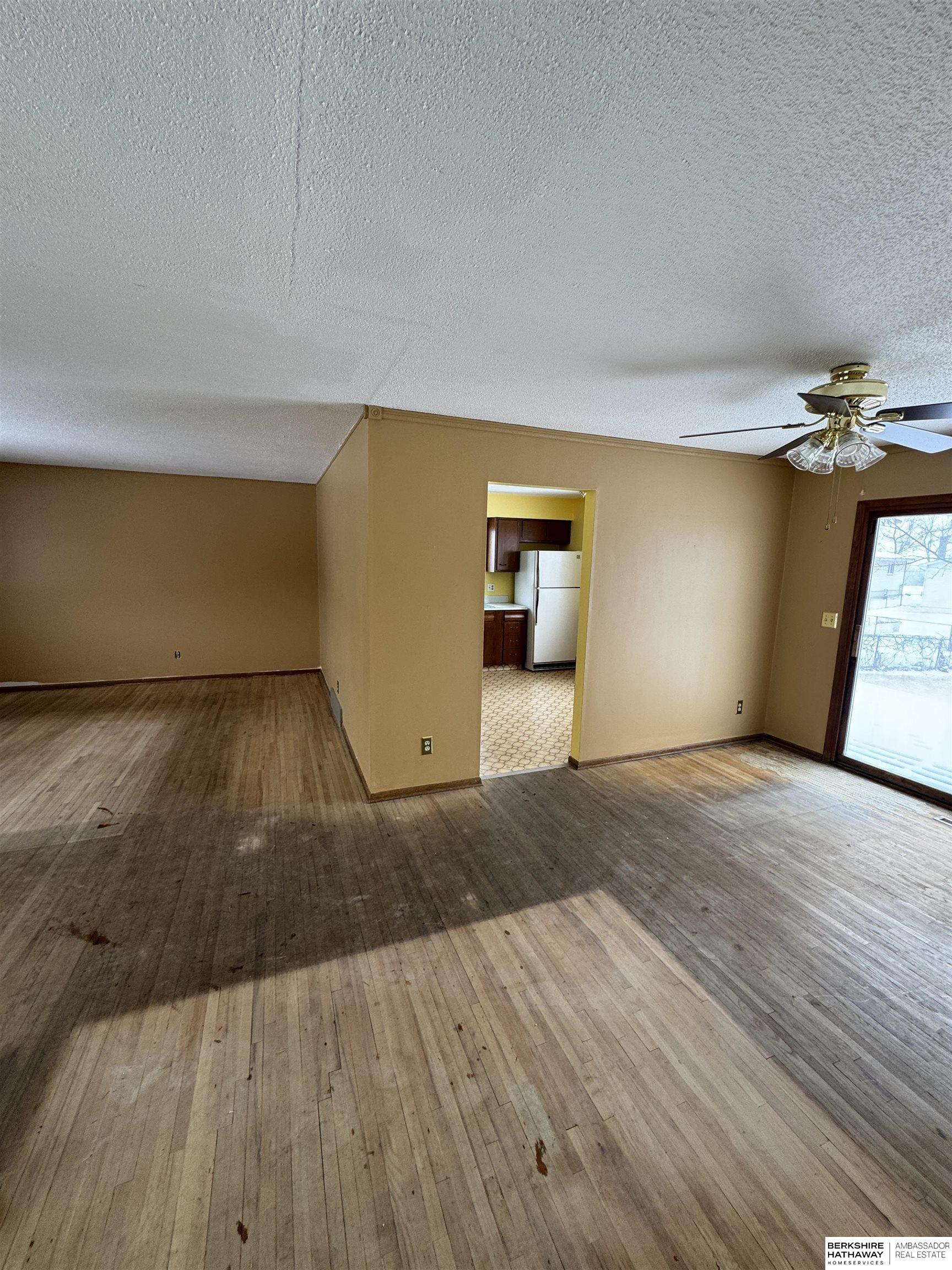 Omaha, Nebraska 68134, United States, 3 Bedrooms Bedrooms, ,2 BathroomsBathrooms,Residential,Pending,4174