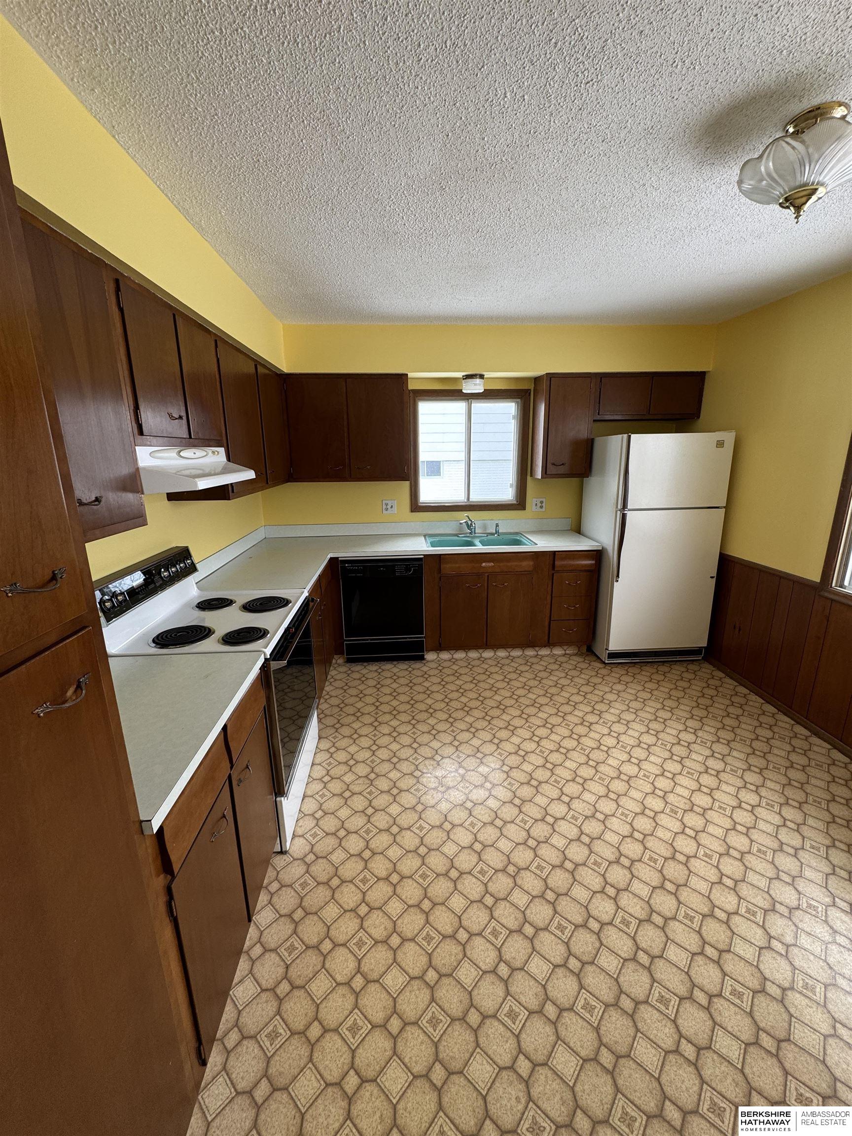 Omaha, Nebraska 68134, United States, 3 Bedrooms Bedrooms, ,2 BathroomsBathrooms,Residential,Pending,4174