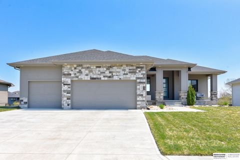 MLS: 22510528