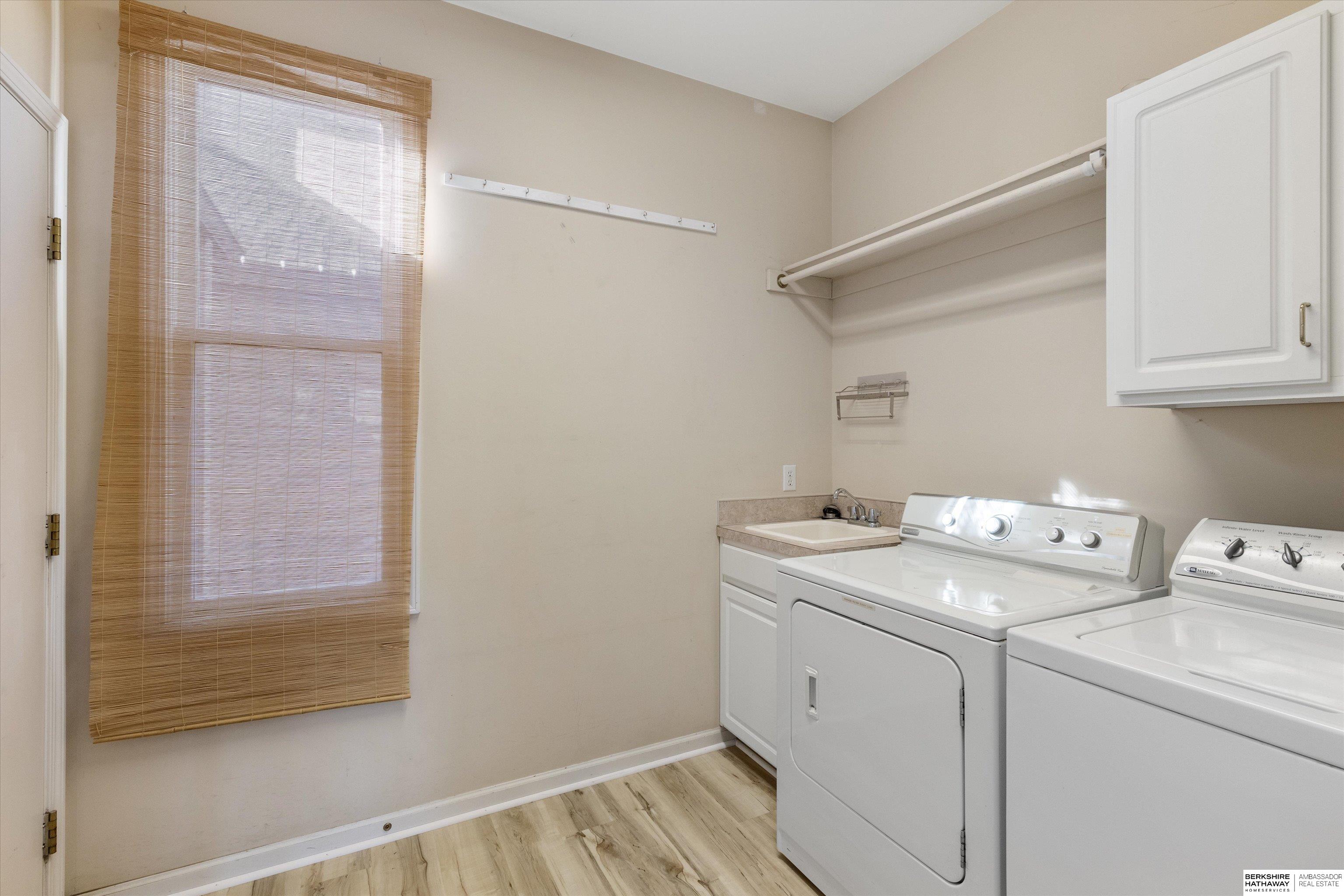 Omaha, Nebraska 68022, United States, 4 Bedrooms Bedrooms, ,4 BathroomsBathrooms,Residential,Pending,17835