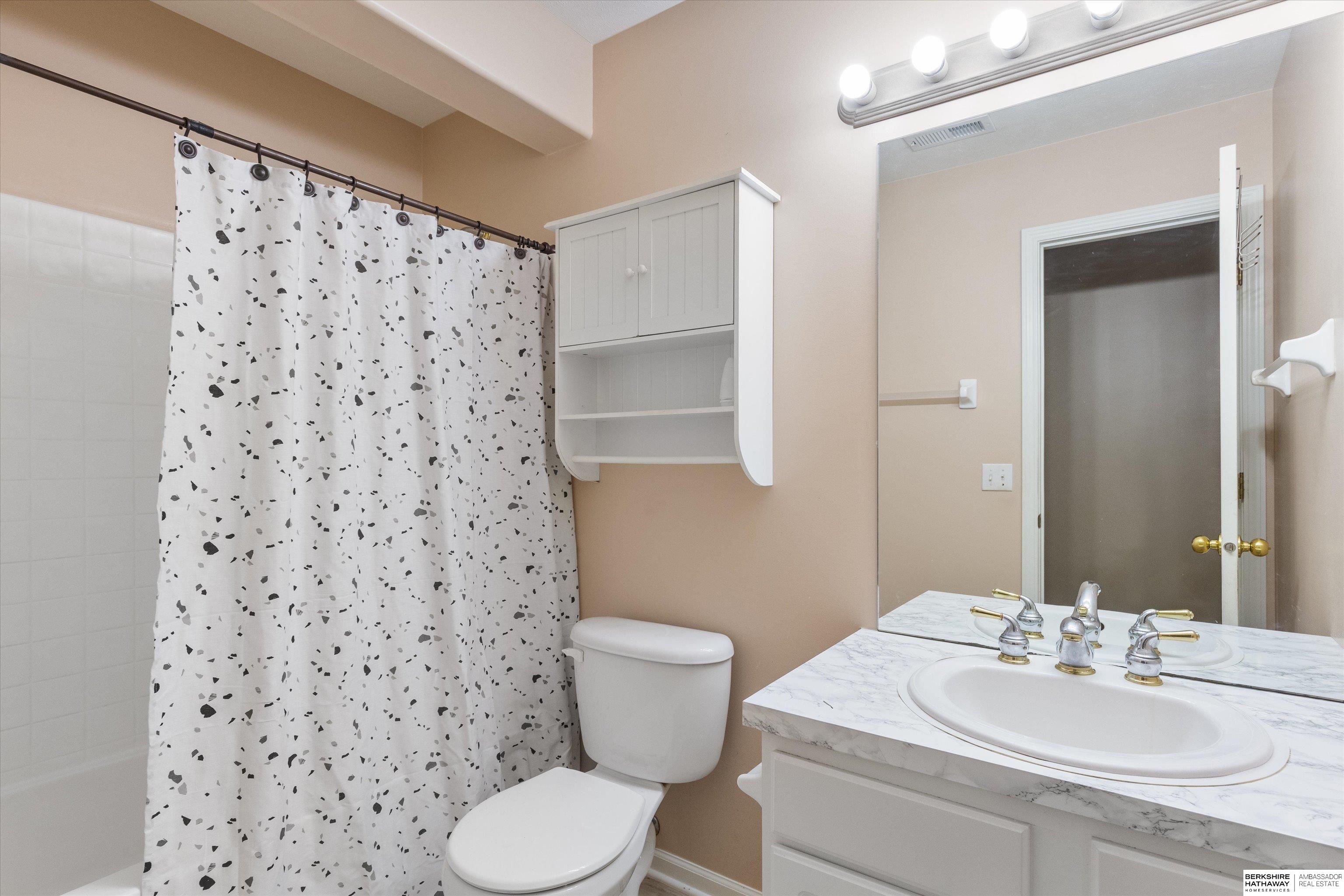 Omaha, Nebraska 68022, United States, 4 Bedrooms Bedrooms, ,4 BathroomsBathrooms,Residential,Pending,17835