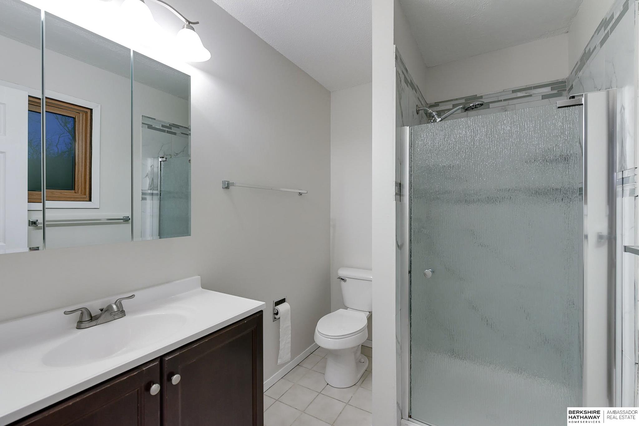 Bellevue, Nebraska 68005, United States, 4 Bedrooms Bedrooms, ,3 BathroomsBathrooms,Residential,Pending,26627