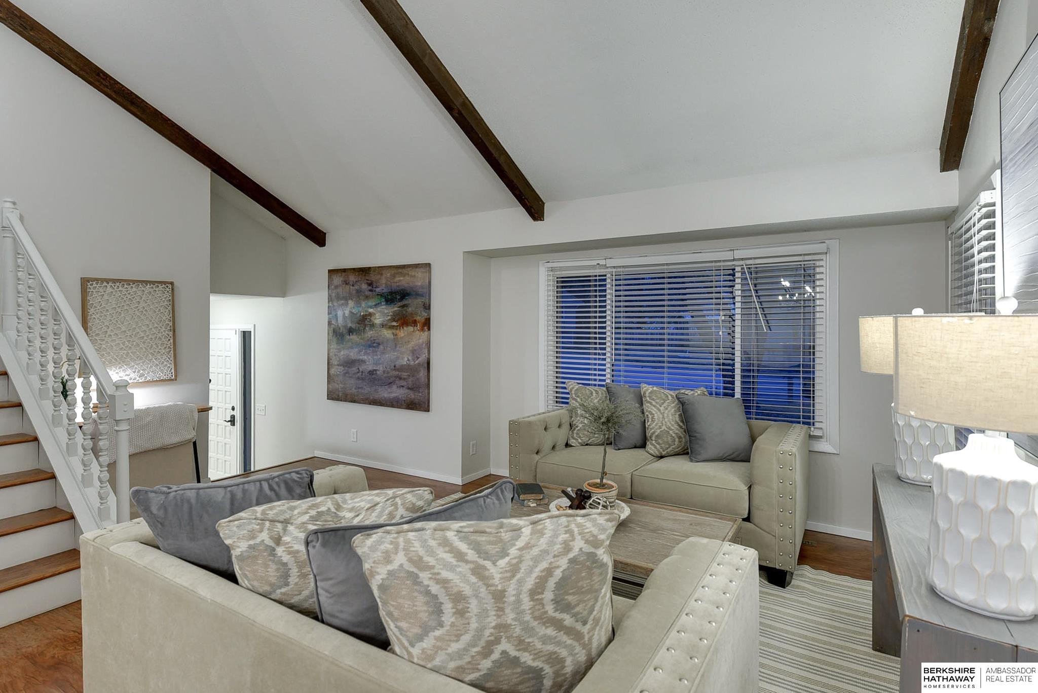 Bellevue, Nebraska 68005, United States, 4 Bedrooms Bedrooms, ,3 BathroomsBathrooms,Residential,Pending,26627