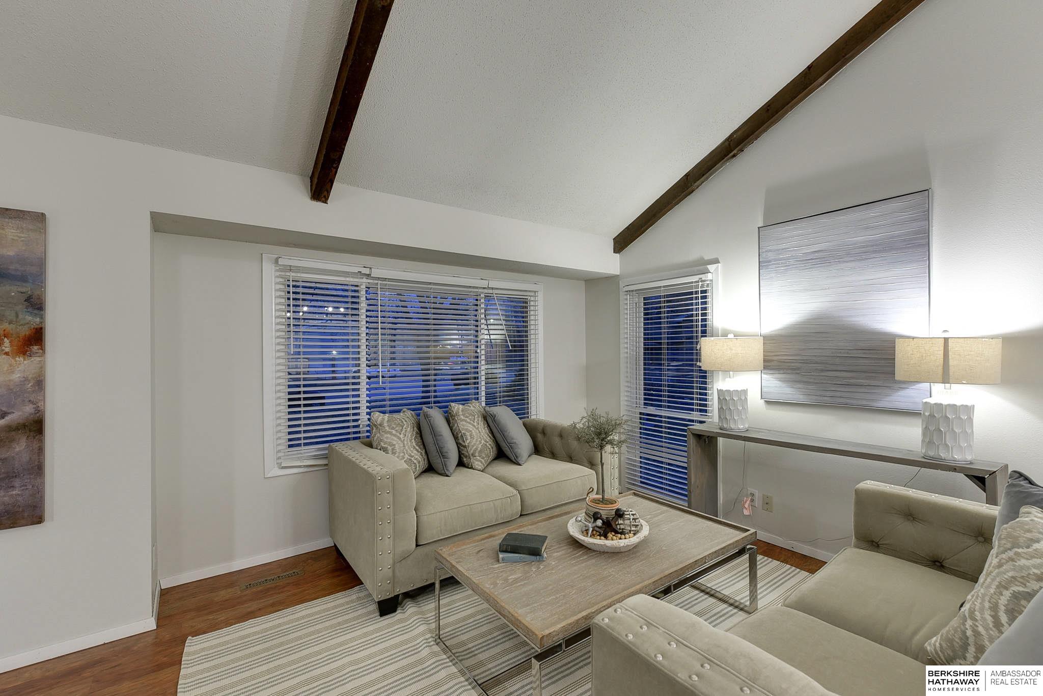 Bellevue, Nebraska 68005, United States, 4 Bedrooms Bedrooms, ,3 BathroomsBathrooms,Residential,Pending,26627