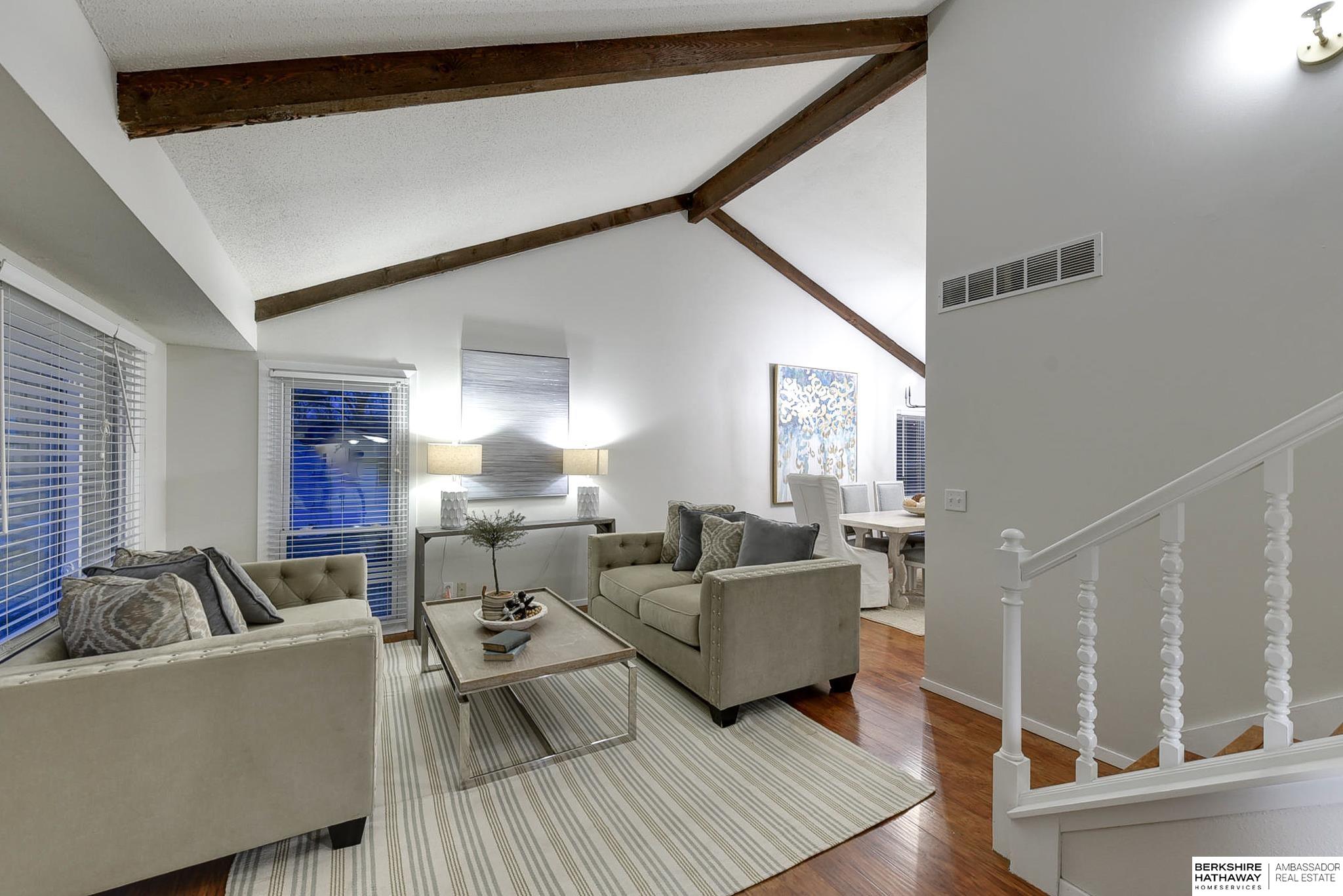 Bellevue, Nebraska 68005, United States, 4 Bedrooms Bedrooms, ,3 BathroomsBathrooms,Residential,Pending,26627