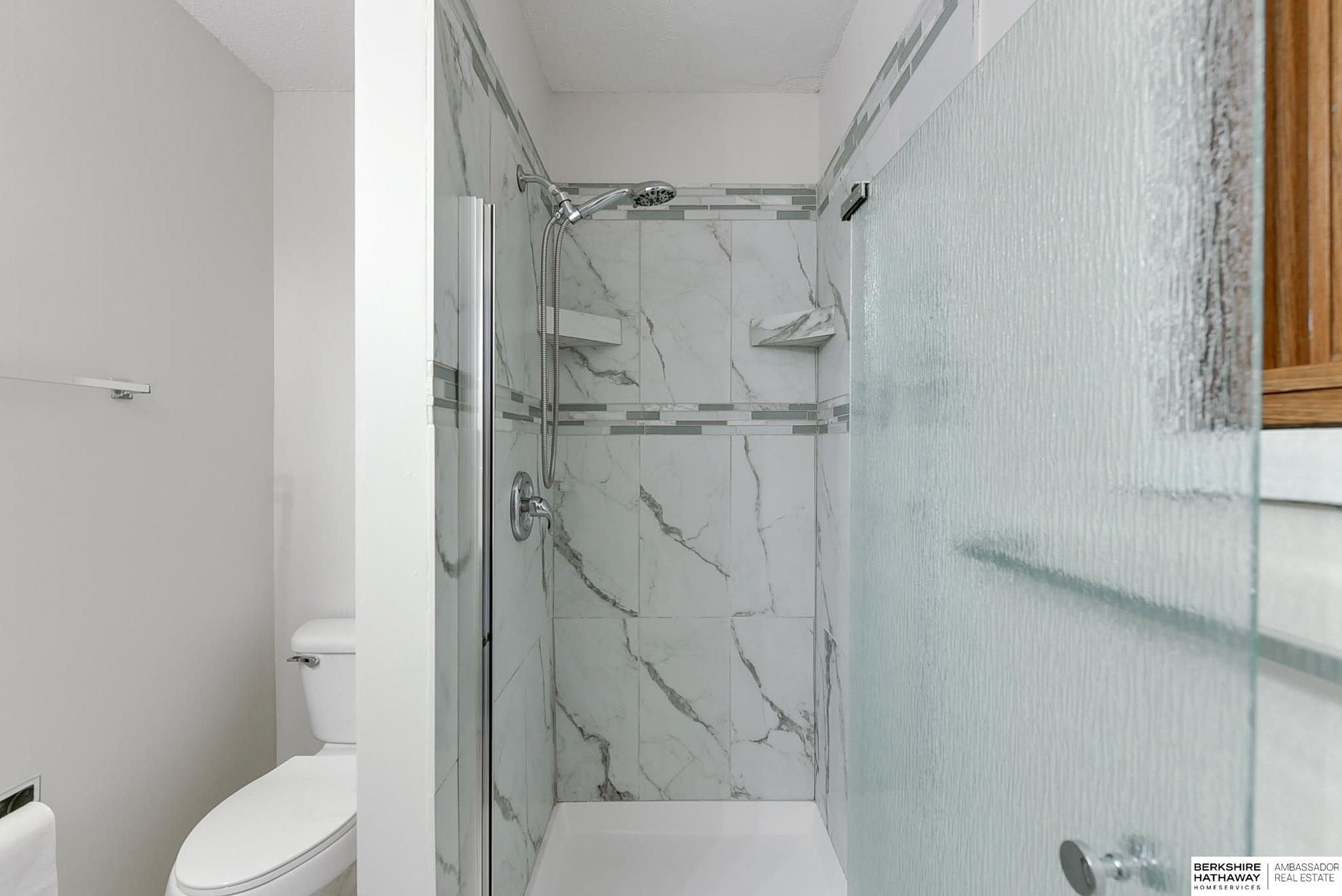 Bellevue, Nebraska 68005, United States, 4 Bedrooms Bedrooms, ,3 BathroomsBathrooms,Residential,Pending,26627