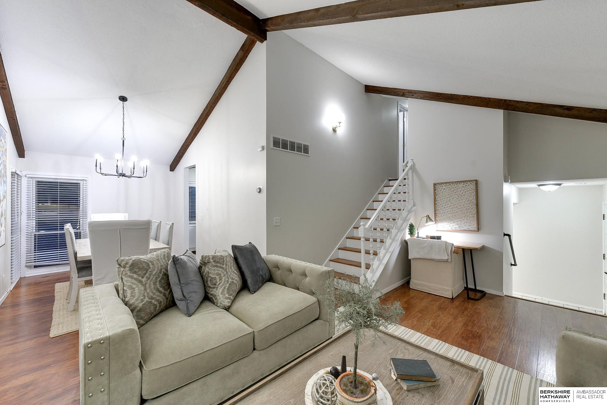 Bellevue, Nebraska 68005, United States, 4 Bedrooms Bedrooms, ,3 BathroomsBathrooms,Residential,Pending,26627