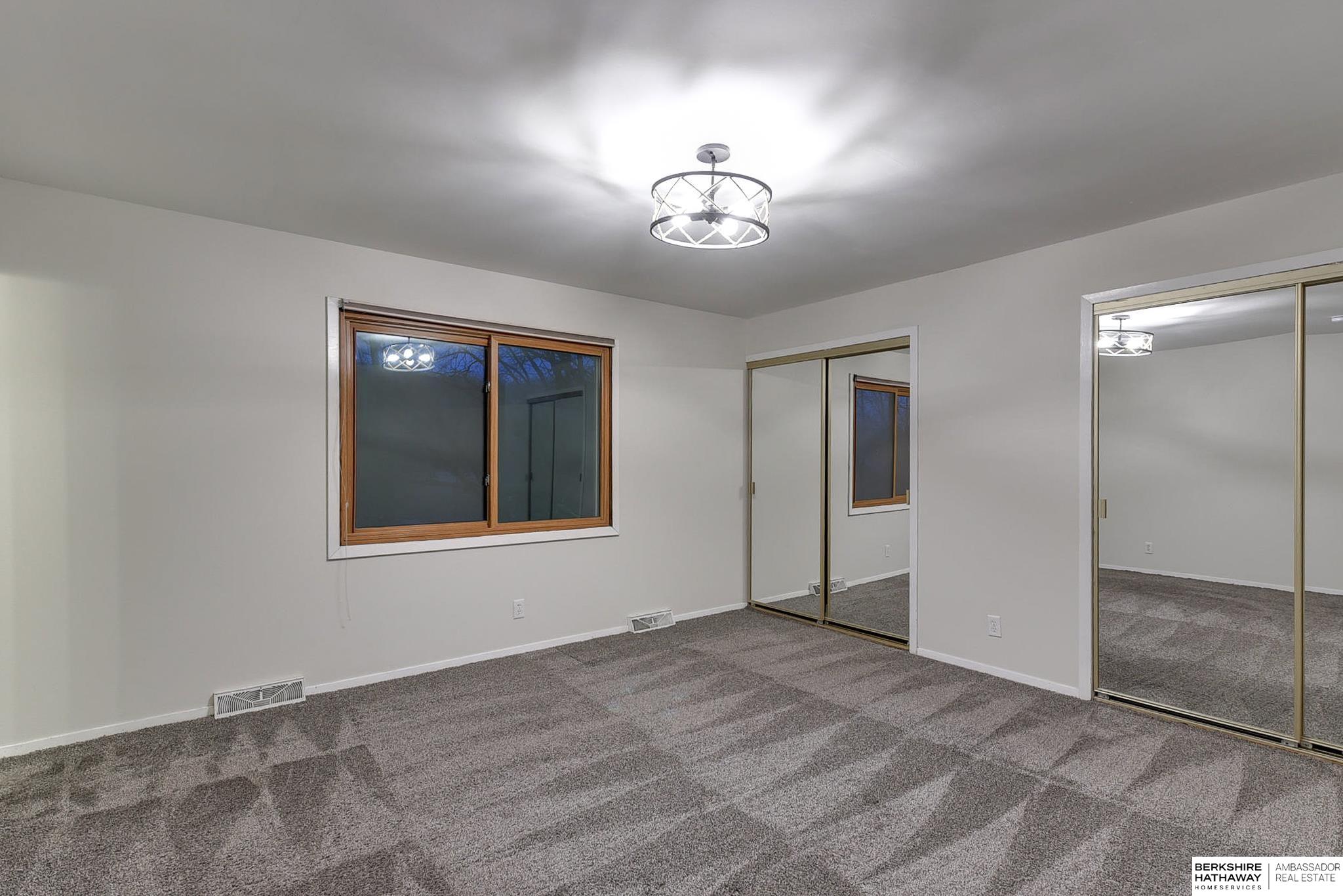 Bellevue, Nebraska 68005, United States, 4 Bedrooms Bedrooms, ,3 BathroomsBathrooms,Residential,Pending,26627