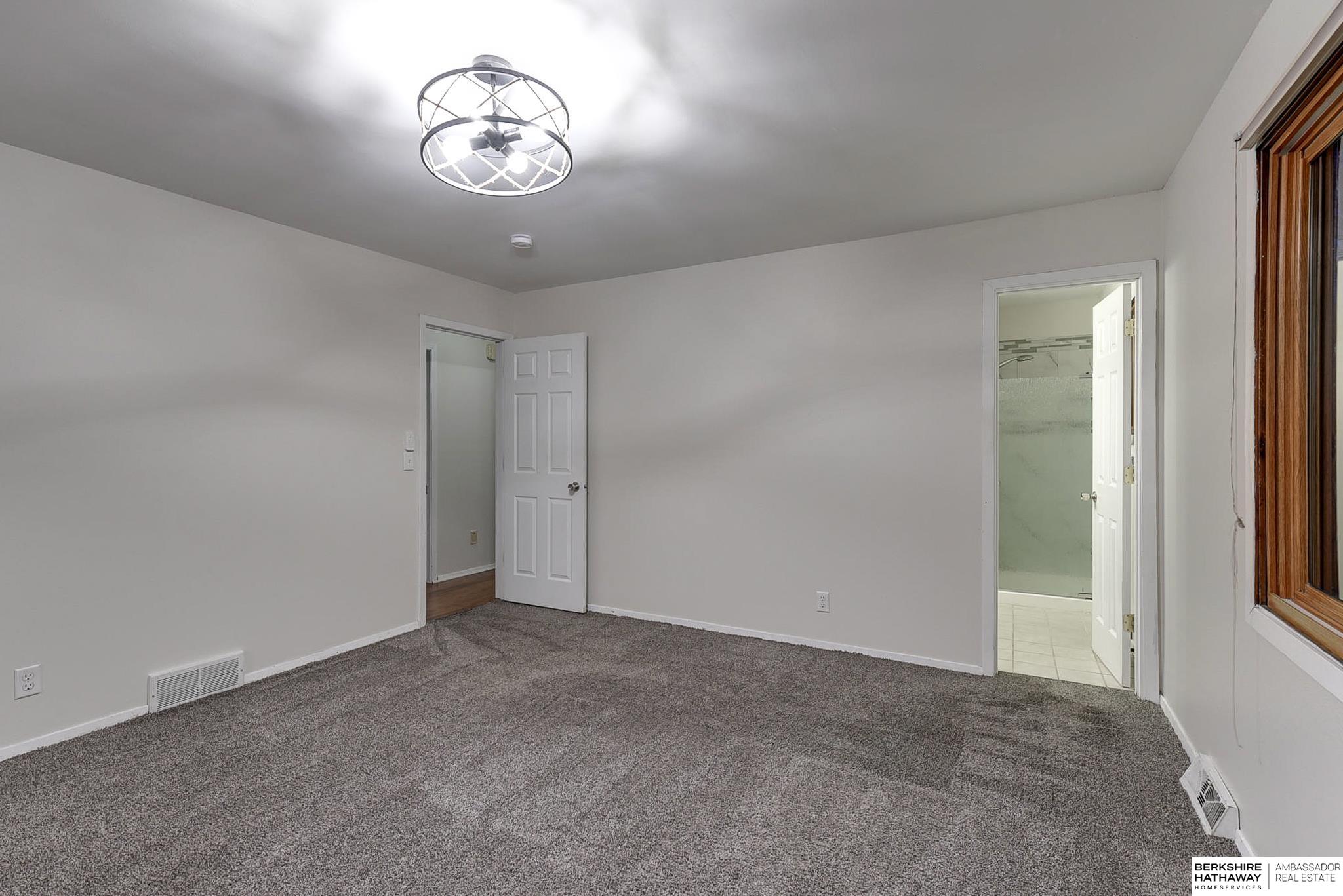 Bellevue, Nebraska 68005, United States, 4 Bedrooms Bedrooms, ,3 BathroomsBathrooms,Residential,Pending,26627