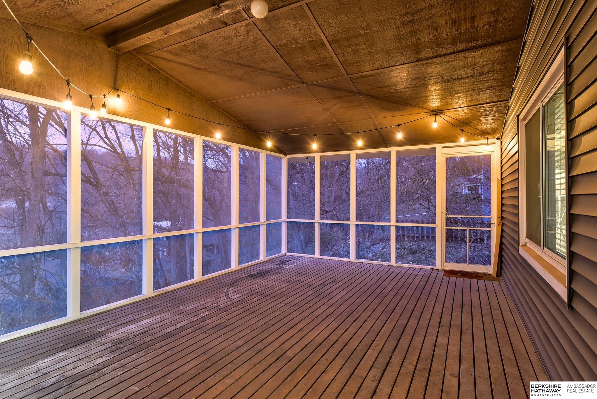 Bellevue, Nebraska 68005, United States, 4 Bedrooms Bedrooms, ,3 BathroomsBathrooms,Residential,Pending,26627