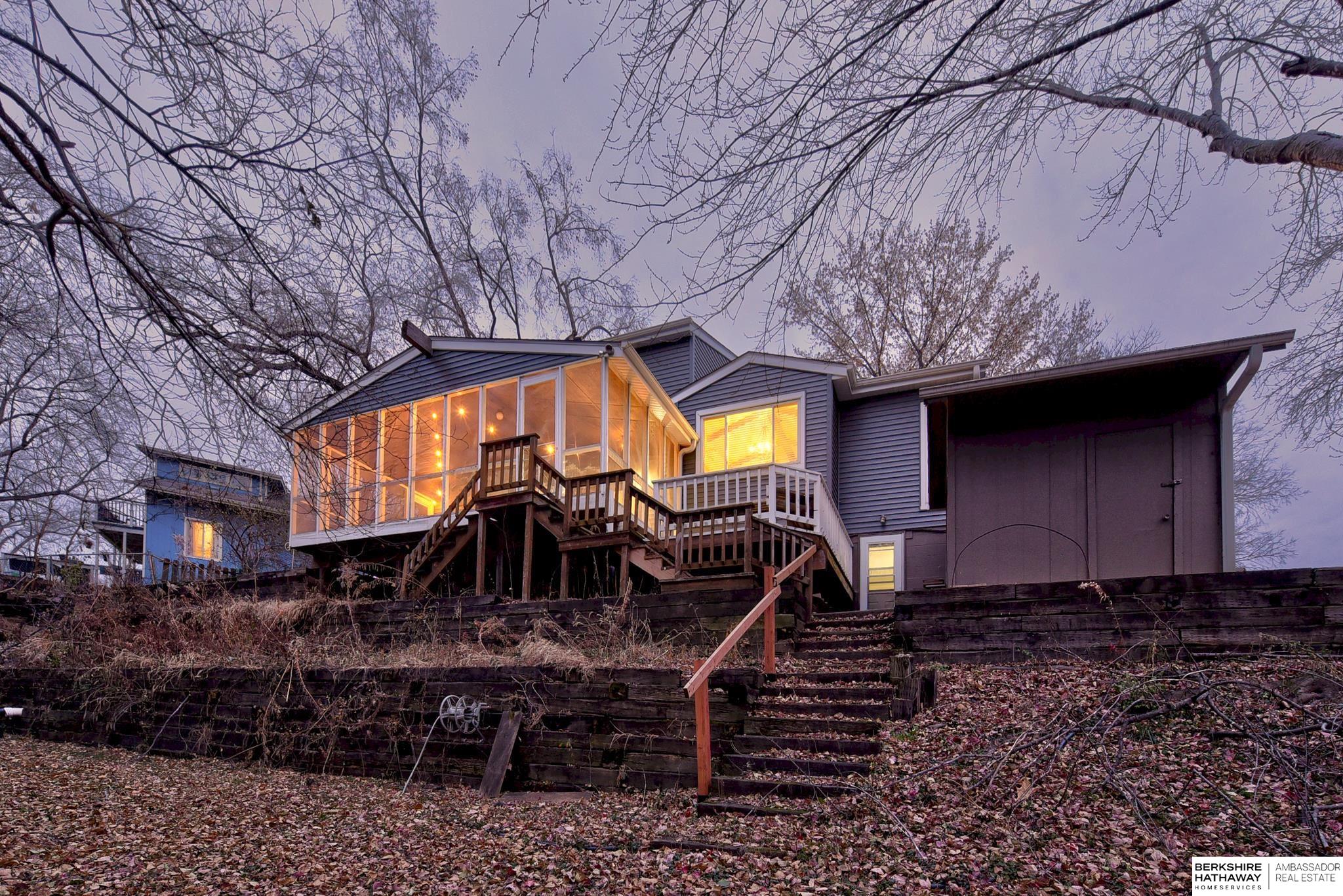 Bellevue, Nebraska 68005, United States, 4 Bedrooms Bedrooms, ,3 BathroomsBathrooms,Residential,Pending,26627