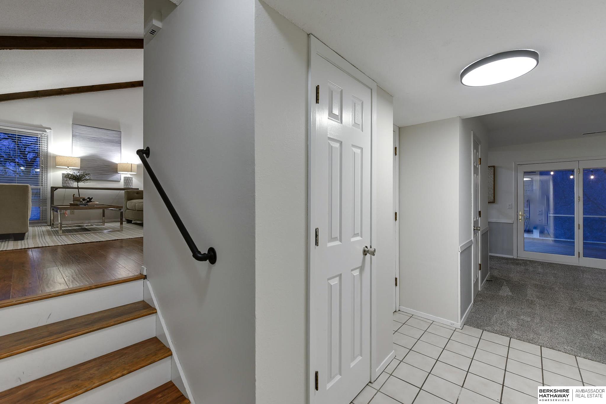 Bellevue, Nebraska 68005, United States, 4 Bedrooms Bedrooms, ,3 BathroomsBathrooms,Residential,Pending,26627