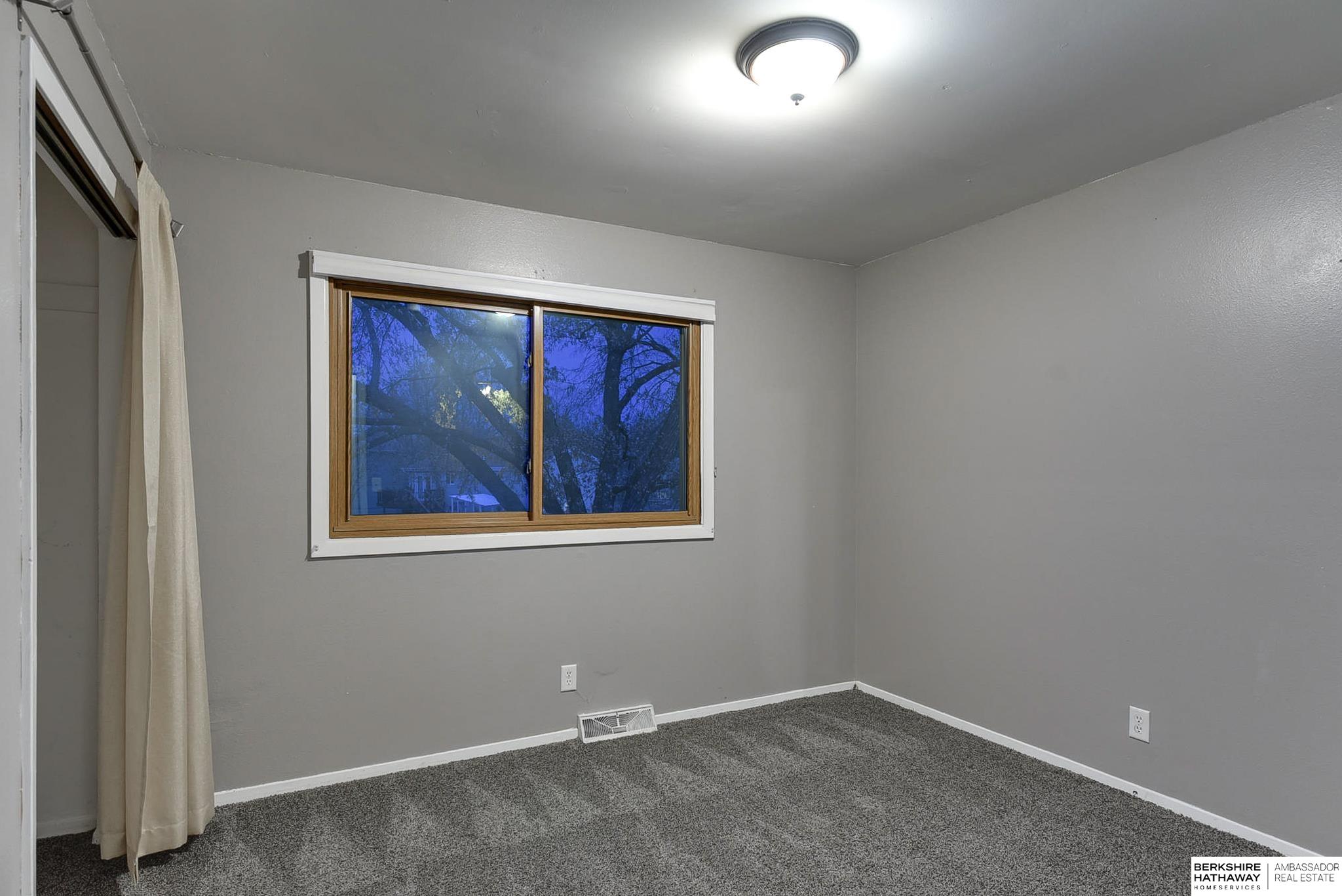 Bellevue, Nebraska 68005, United States, 4 Bedrooms Bedrooms, ,3 BathroomsBathrooms,Residential,Pending,26627