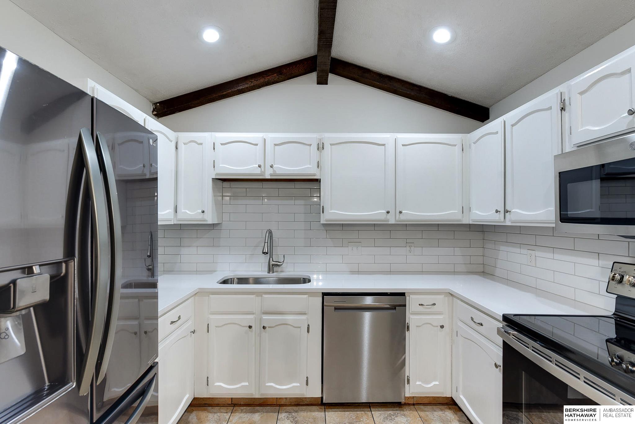 Bellevue, Nebraska 68005, United States, 4 Bedrooms Bedrooms, ,3 BathroomsBathrooms,Residential,Pending,26627