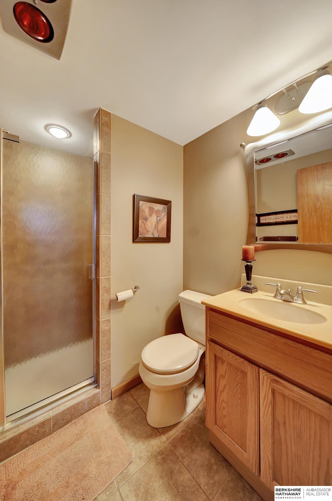 Lincoln, Nebraska 68516, United States, 3 Bedrooms Bedrooms, ,2 BathroomsBathrooms,Residential,Pending,92172