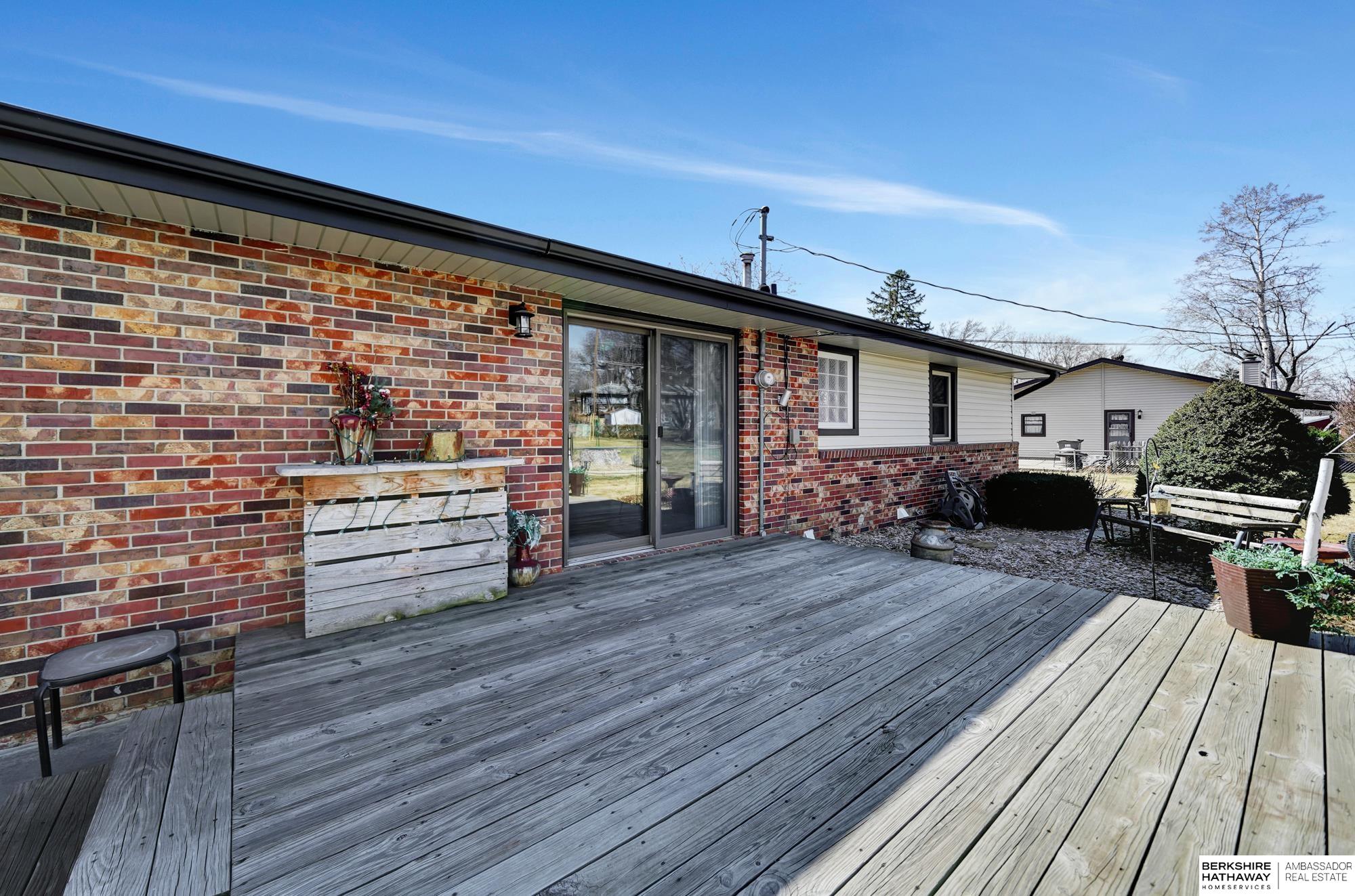 Lincoln, Nebraska 68516, United States, 3 Bedrooms Bedrooms, ,2 BathroomsBathrooms,Residential,Pending,92172