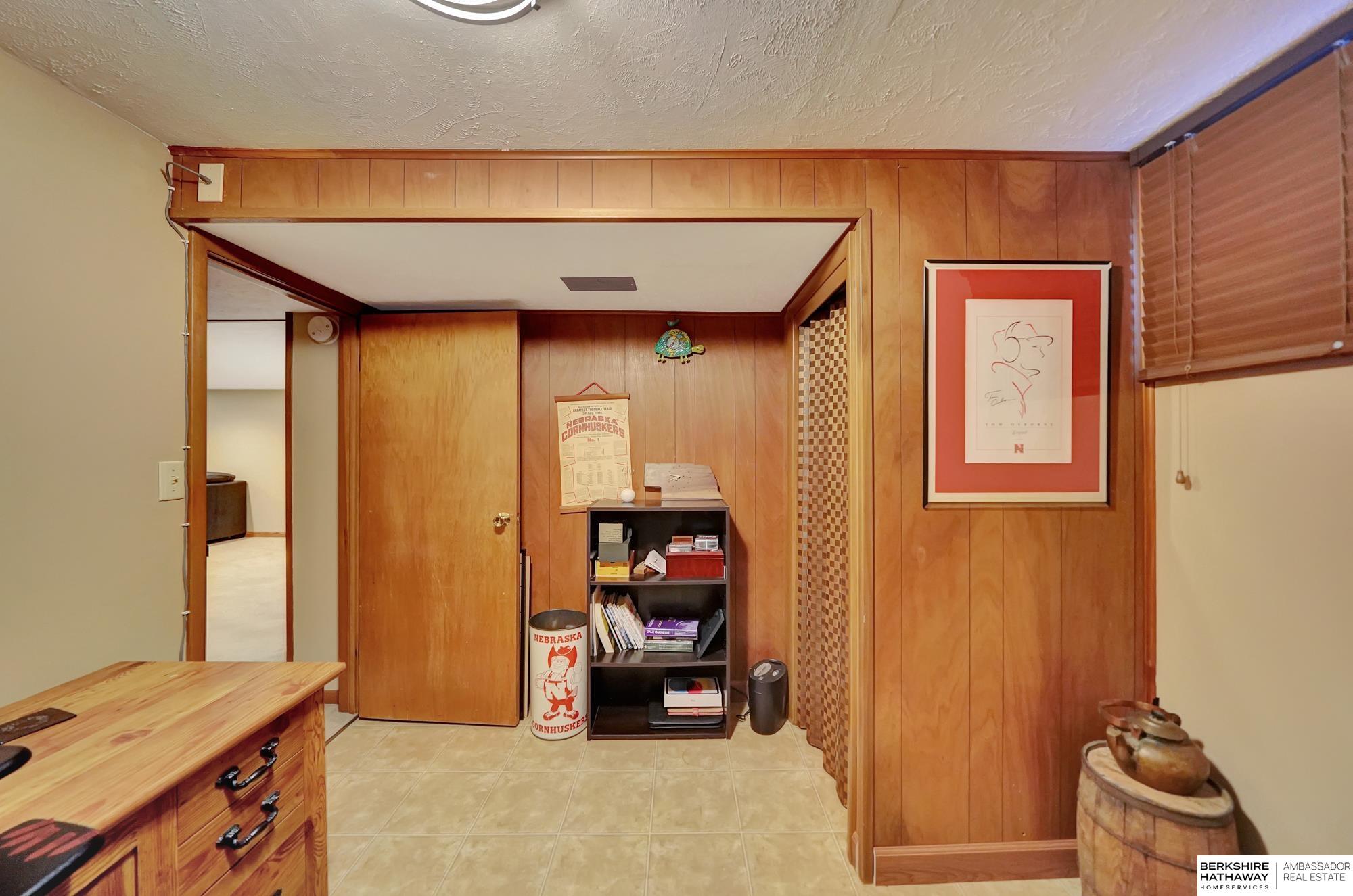 Lincoln, Nebraska 68516, United States, 3 Bedrooms Bedrooms, ,2 BathroomsBathrooms,Residential,Pending,92172