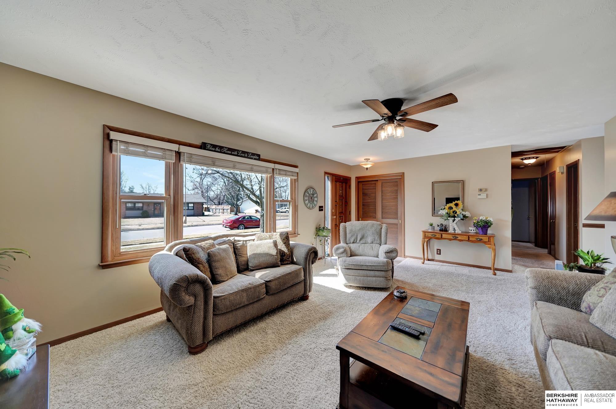 Lincoln, Nebraska 68516, United States, 3 Bedrooms Bedrooms, ,2 BathroomsBathrooms,Residential,Pending,92172