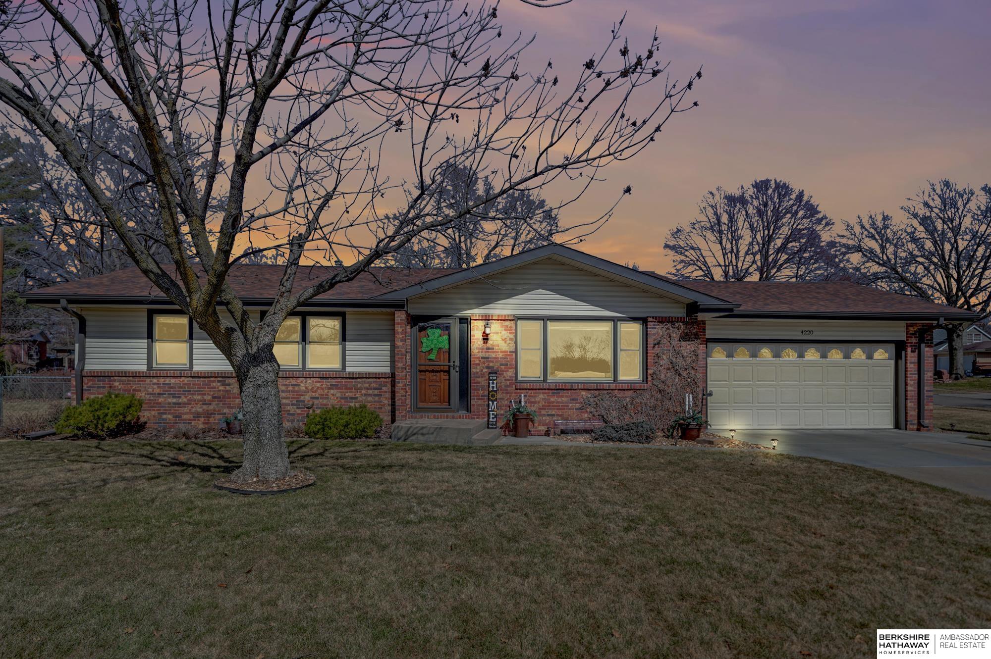 Lincoln, Nebraska 68516, United States, 3 Bedrooms Bedrooms, ,2 BathroomsBathrooms,Residential,Pending,92172