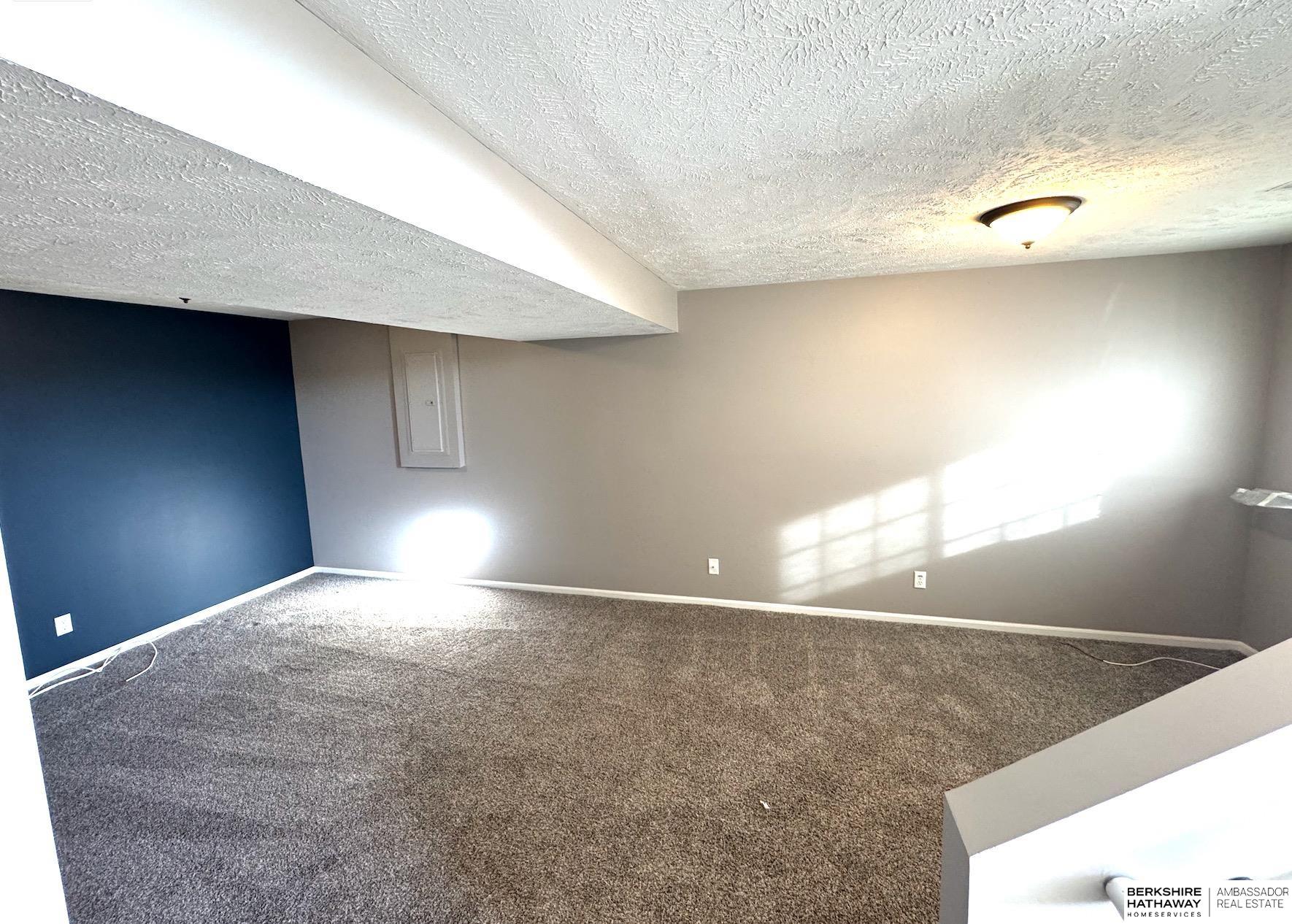 Omaha, Nebraska 68136, United States, 3 Bedrooms Bedrooms, ,2 BathroomsBathrooms,Residential,Pending,12667