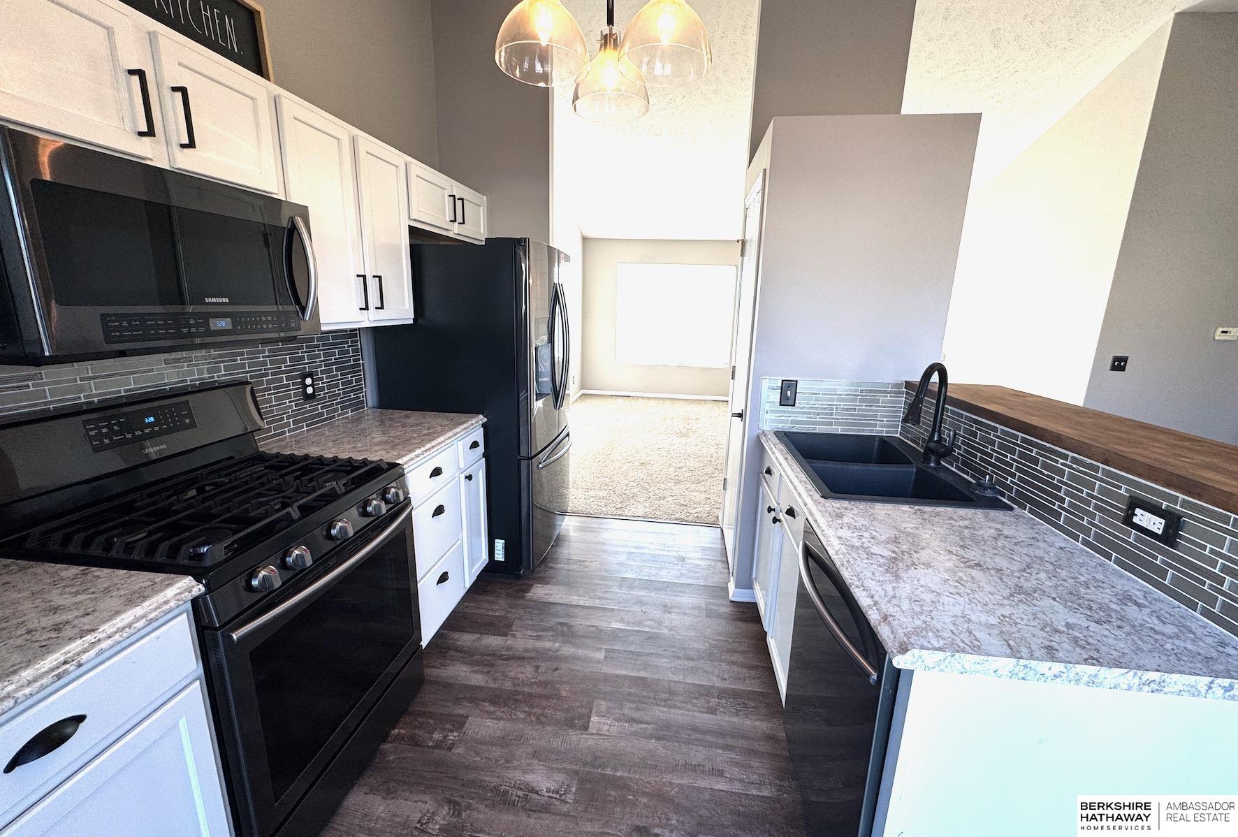 Omaha, Nebraska 68136, United States, 3 Bedrooms Bedrooms, ,2 BathroomsBathrooms,Residential,Pending,12667