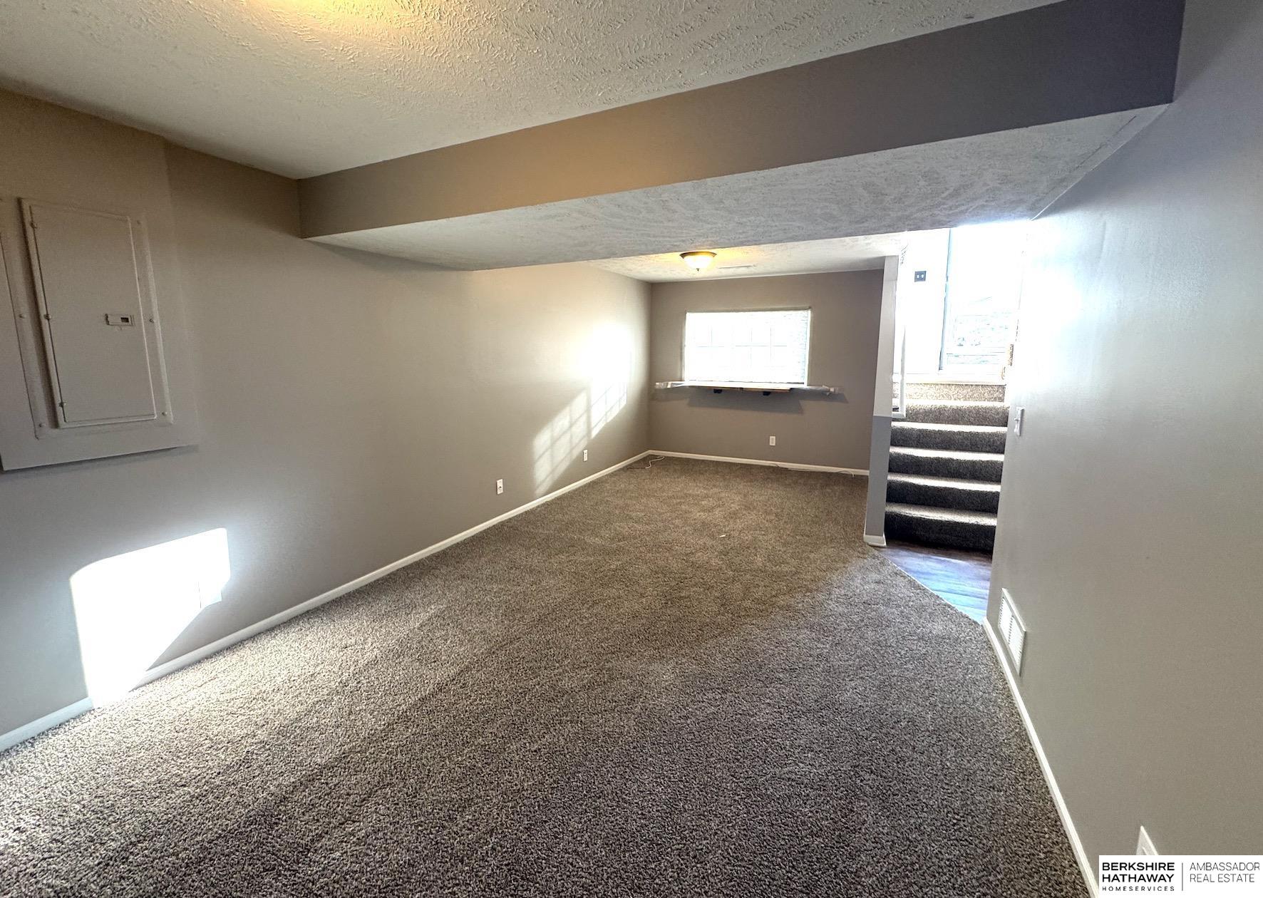 Omaha, Nebraska 68136, United States, 3 Bedrooms Bedrooms, ,2 BathroomsBathrooms,Residential,Pending,12667