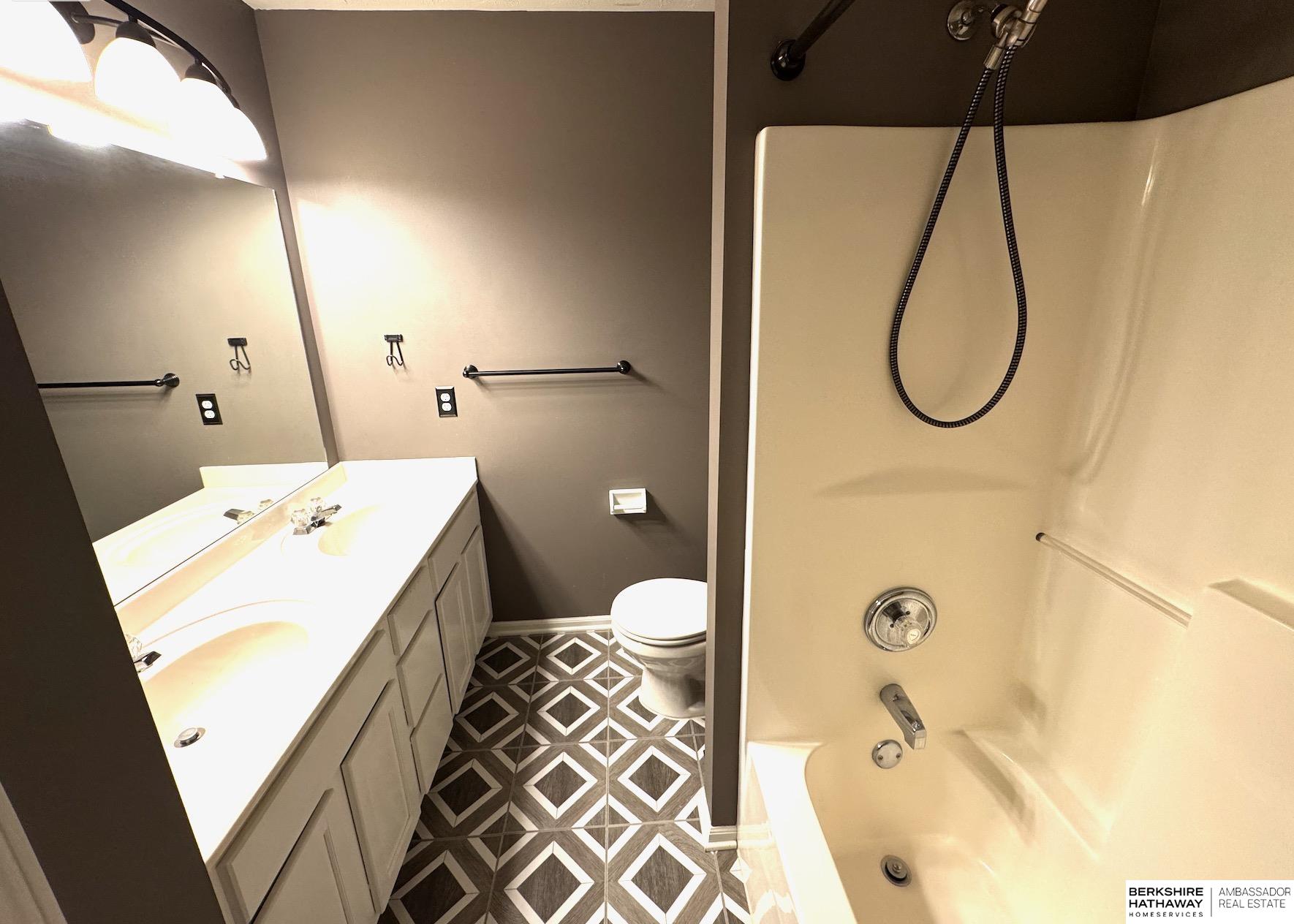 Omaha, Nebraska 68136, United States, 3 Bedrooms Bedrooms, ,2 BathroomsBathrooms,Residential,Pending,12667