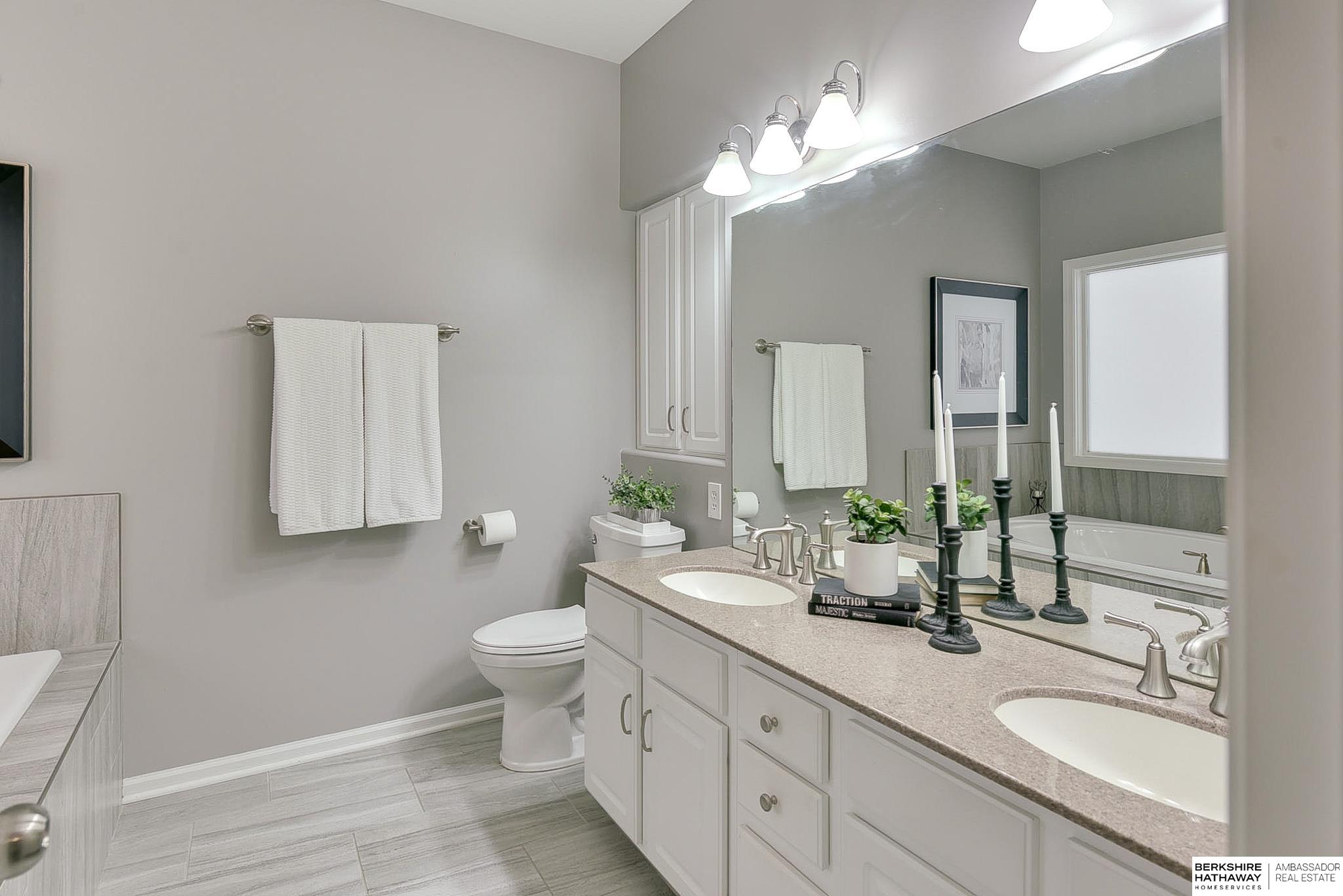 Omaha, Nebraska 68116, United States, 3 Bedrooms Bedrooms, ,3 BathroomsBathrooms,Residential,Active,92433