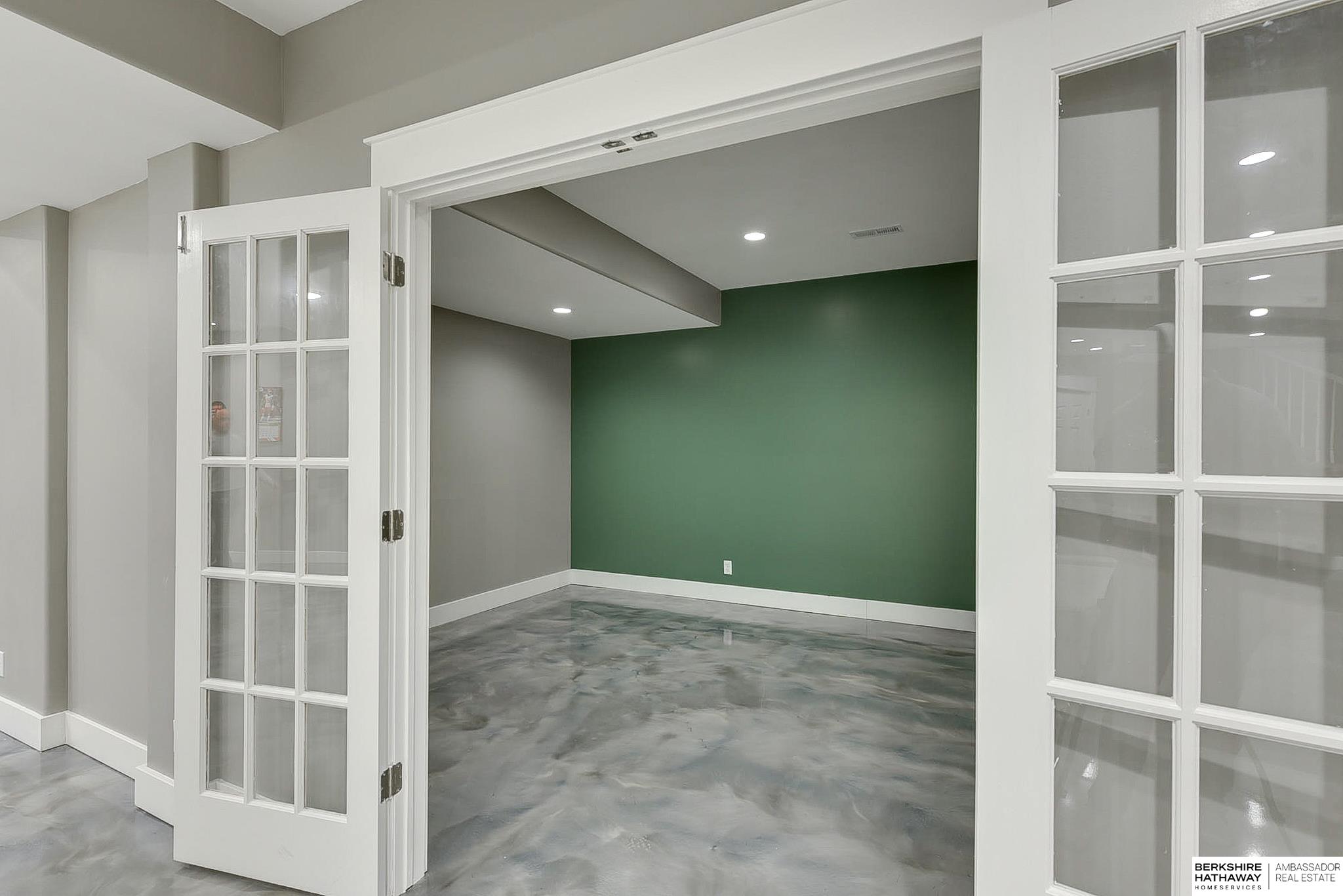 Omaha, Nebraska 68116, United States, 3 Bedrooms Bedrooms, ,3 BathroomsBathrooms,Residential,Active,92433