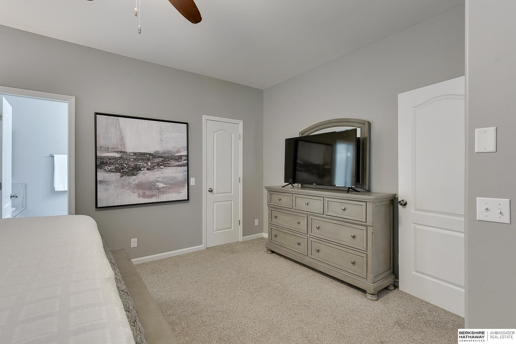 Omaha, Nebraska 68116, United States, 3 Bedrooms Bedrooms, ,3 BathroomsBathrooms,Residential,Active,92433