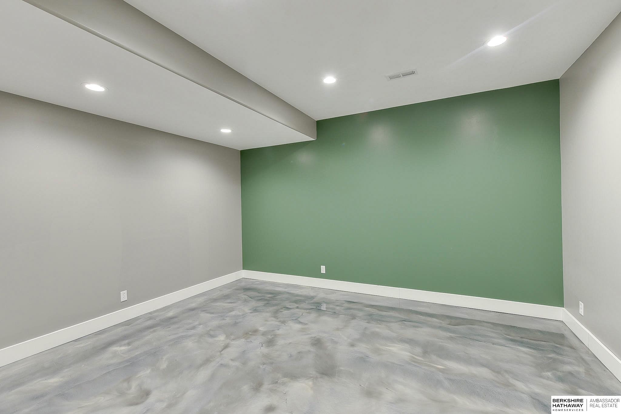 Omaha, Nebraska 68116, United States, 3 Bedrooms Bedrooms, ,3 BathroomsBathrooms,Residential,Active,92433