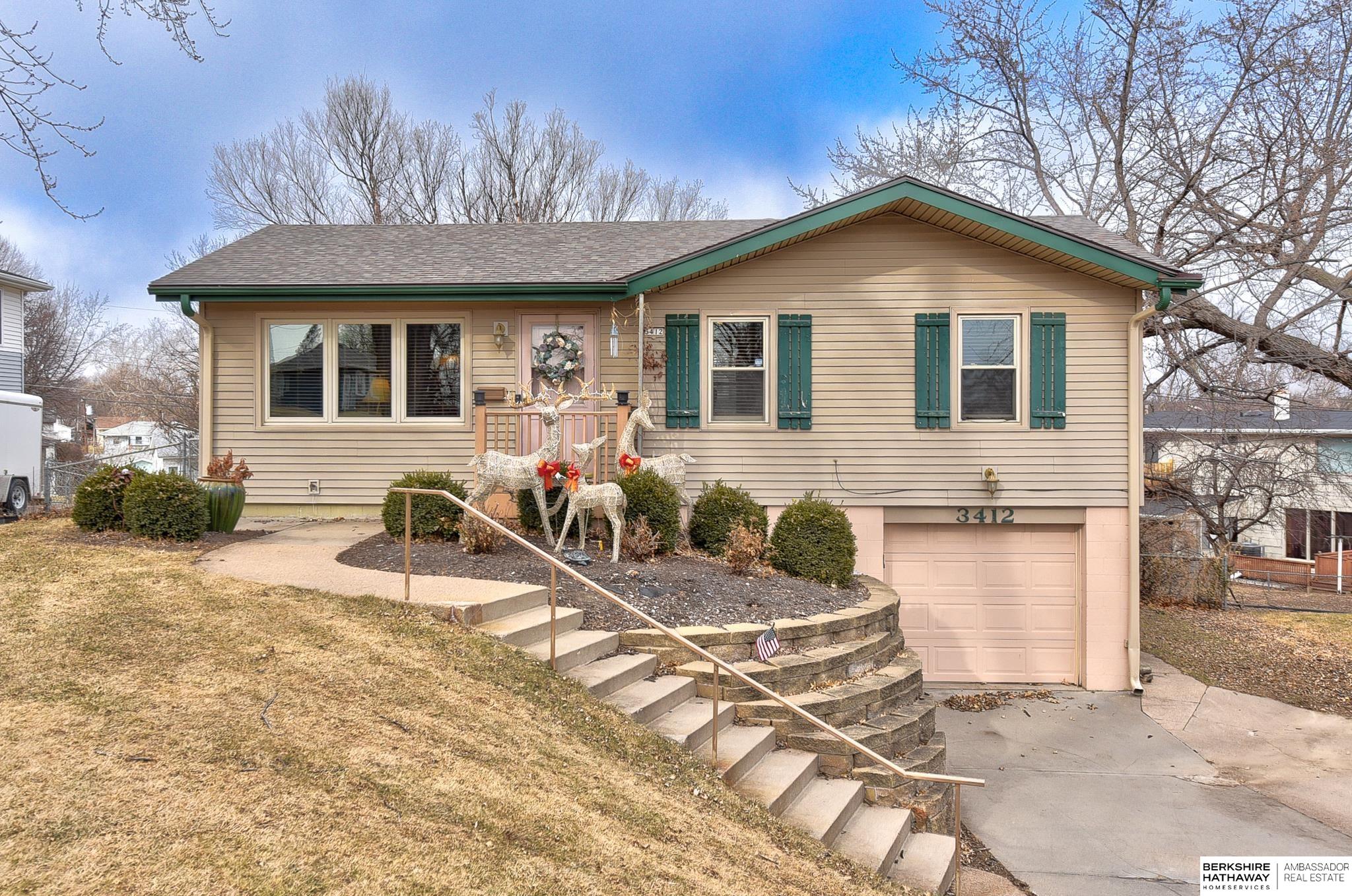 Omaha, Nebraska 68124, United States, 3 Bedrooms Bedrooms, ,2 BathroomsBathrooms,Residential,Pending,16376