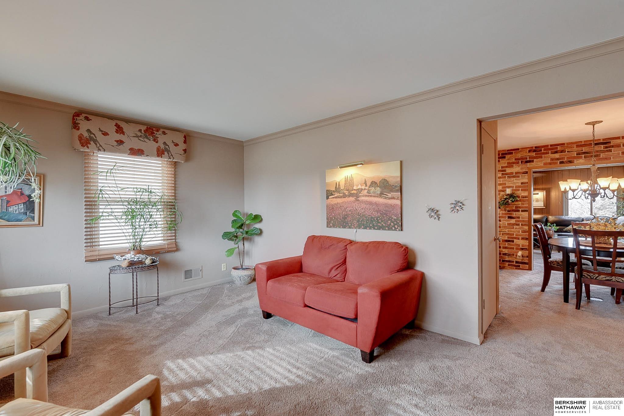 Omaha, Nebraska 68124, United States, 3 Bedrooms Bedrooms, ,2 BathroomsBathrooms,Residential,Pending,16376