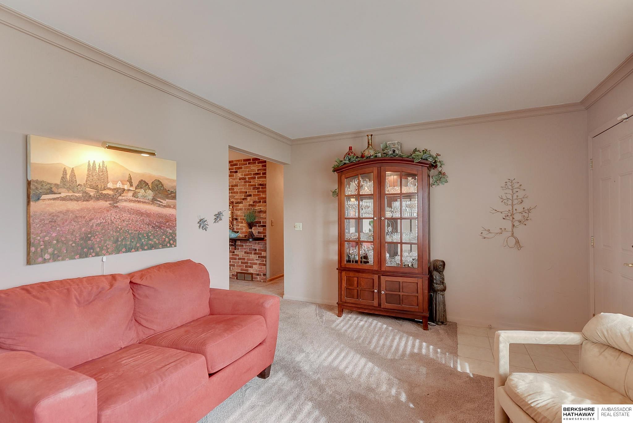 Omaha, Nebraska 68124, United States, 3 Bedrooms Bedrooms, ,2 BathroomsBathrooms,Residential,Pending,16376