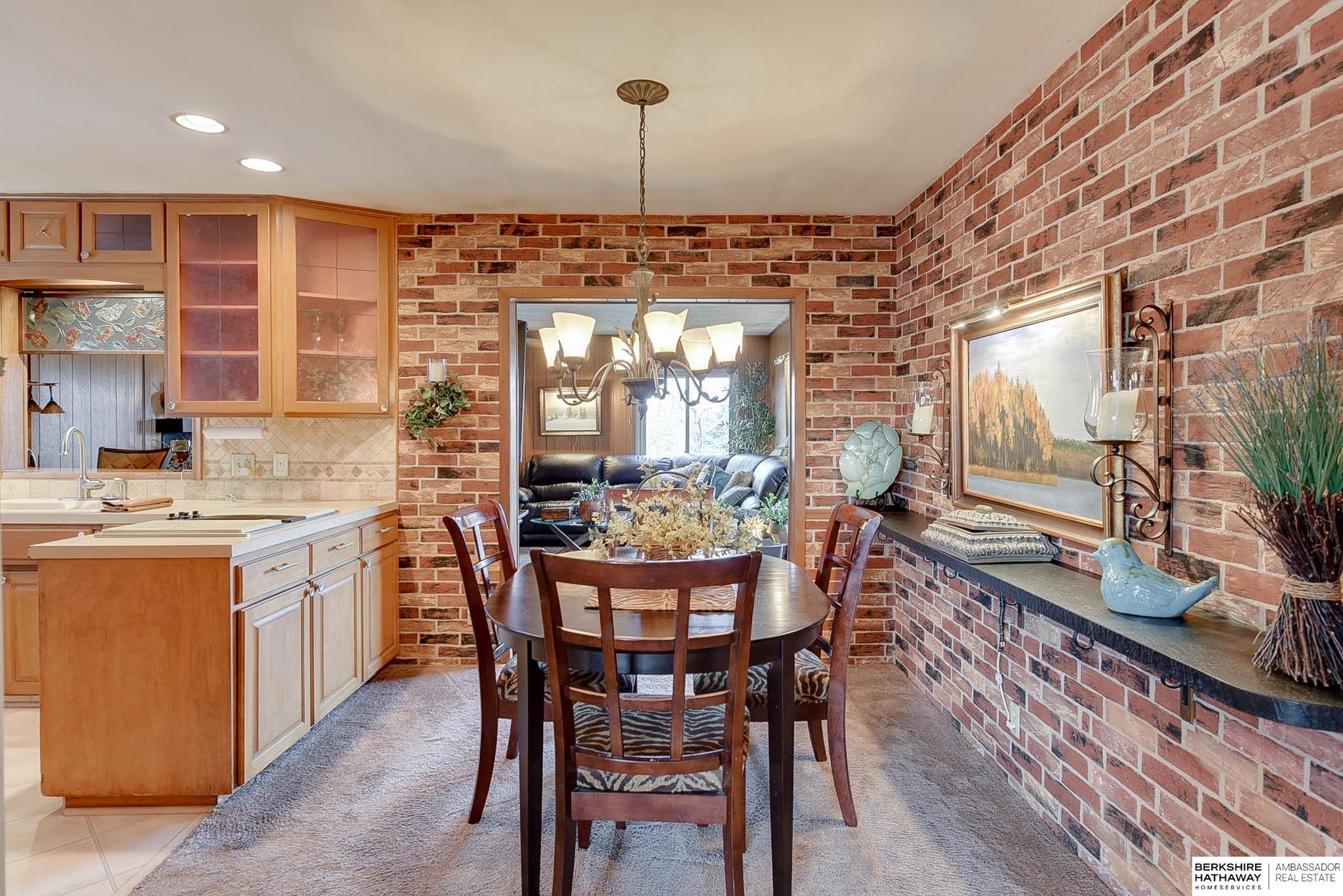 Omaha, Nebraska 68124, United States, 3 Bedrooms Bedrooms, ,2 BathroomsBathrooms,Residential,Pending,16376