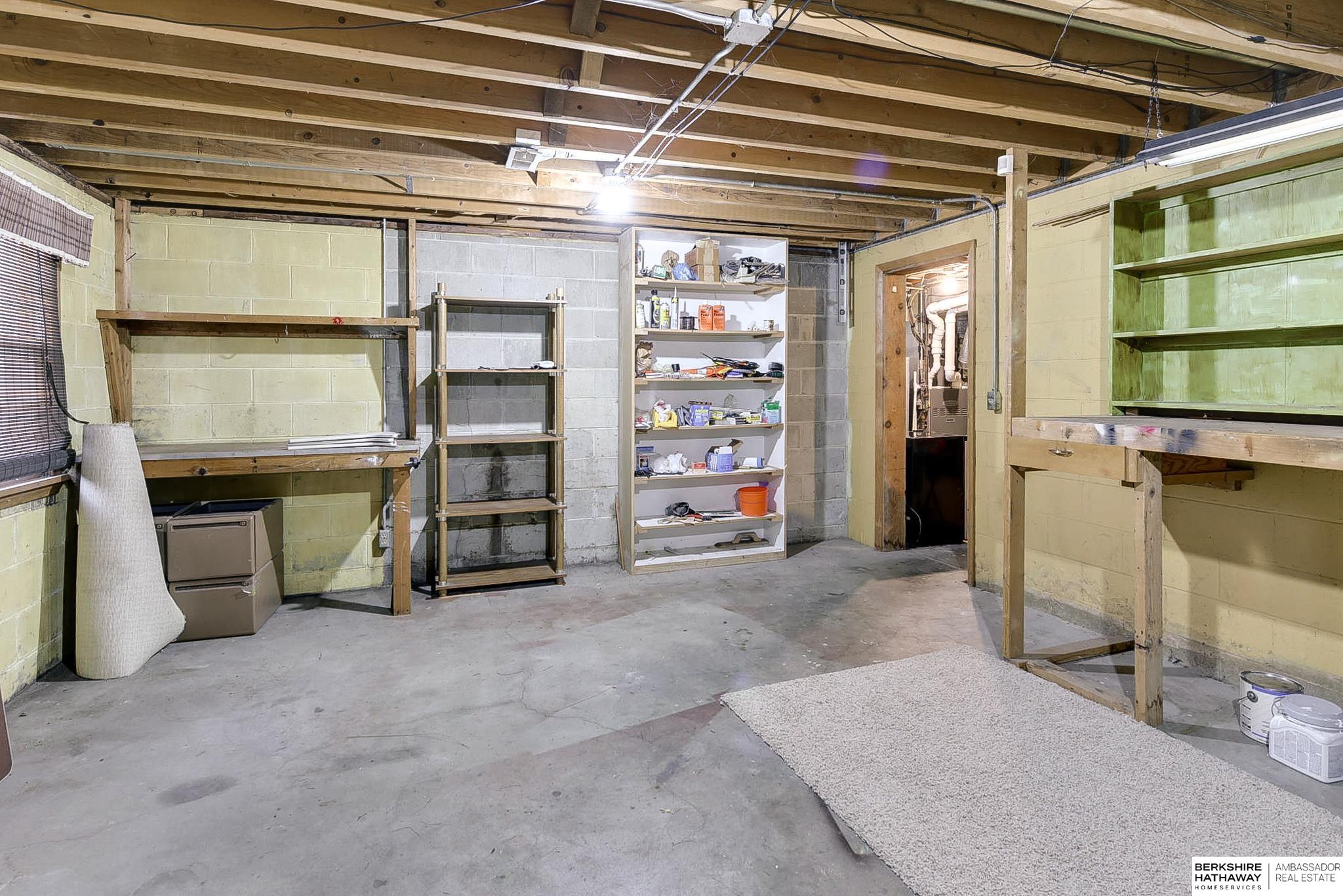 Omaha, Nebraska 68124, United States, 3 Bedrooms Bedrooms, ,2 BathroomsBathrooms,Residential,Pending,16376