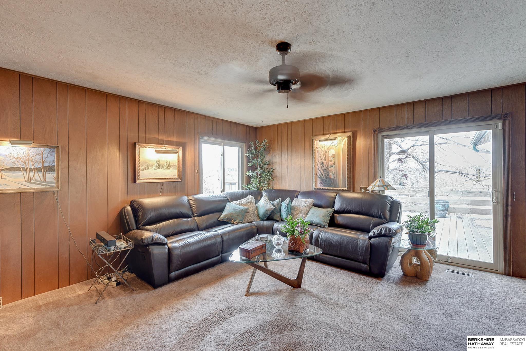 Omaha, Nebraska 68124, United States, 3 Bedrooms Bedrooms, ,2 BathroomsBathrooms,Residential,Pending,16376