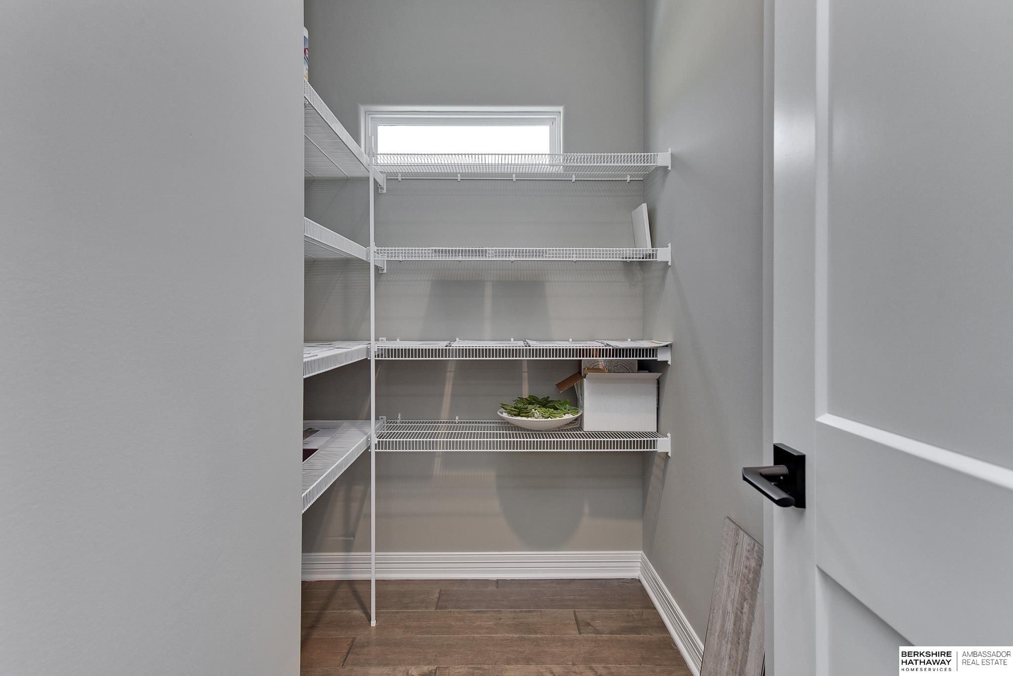 Omaha, Nebraska 68135, United States, 4 Bedrooms Bedrooms, ,3 BathroomsBathrooms,Residential,Pending,56359