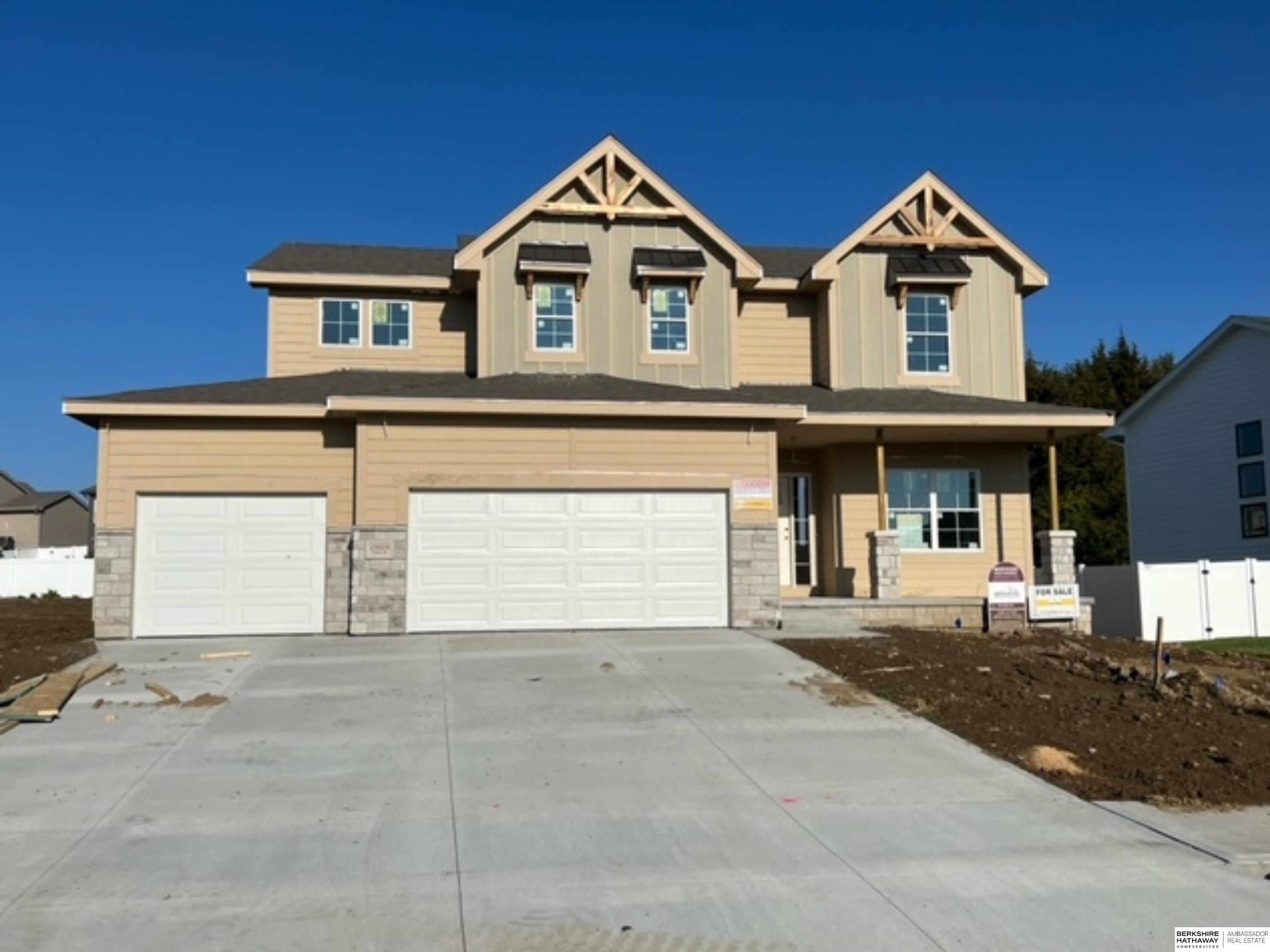 Omaha, Nebraska 68135, United States, 4 Bedrooms Bedrooms, ,3 BathroomsBathrooms,Residential,Pending,56359