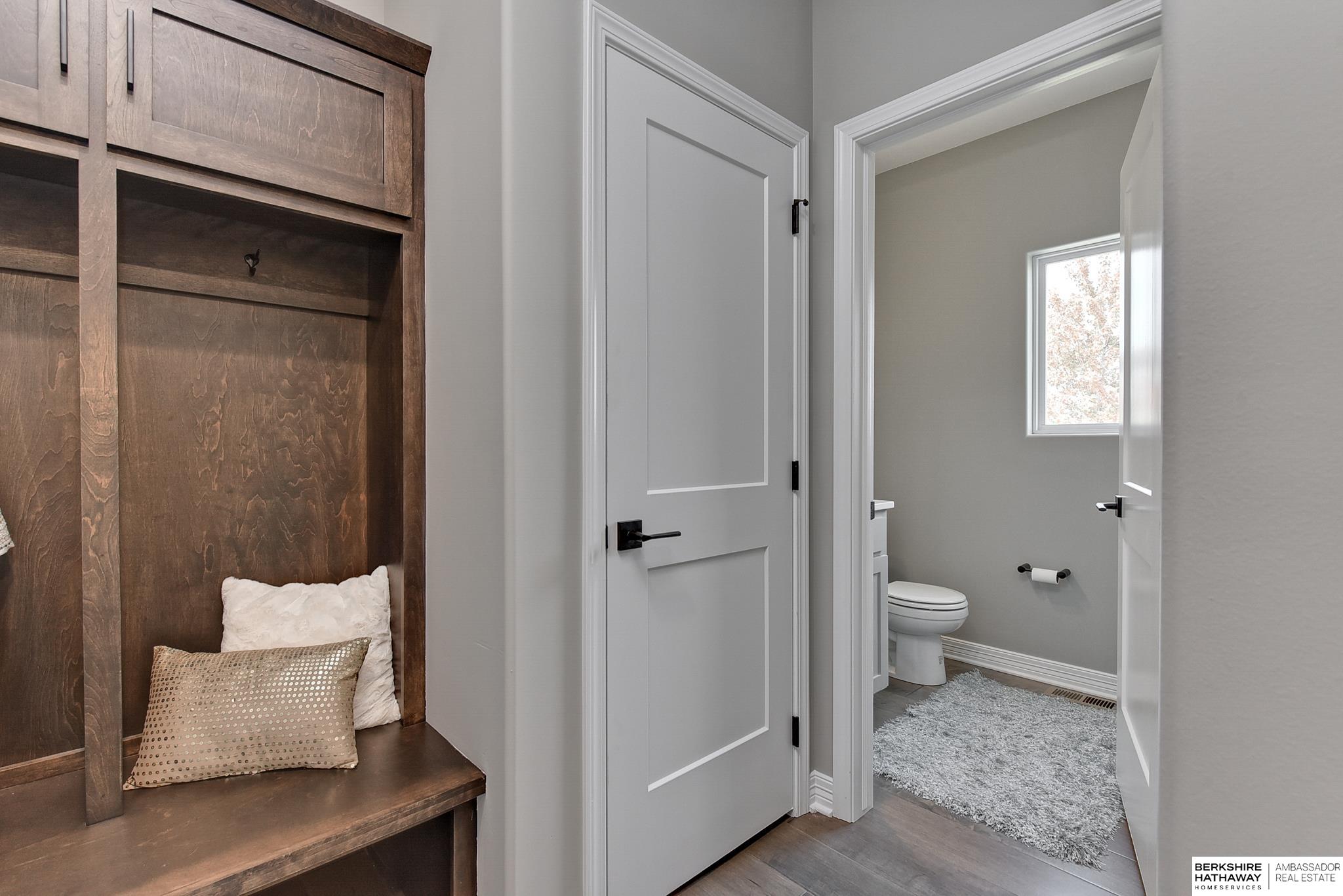 Omaha, Nebraska 68135, United States, 4 Bedrooms Bedrooms, ,3 BathroomsBathrooms,Residential,Pending,56359