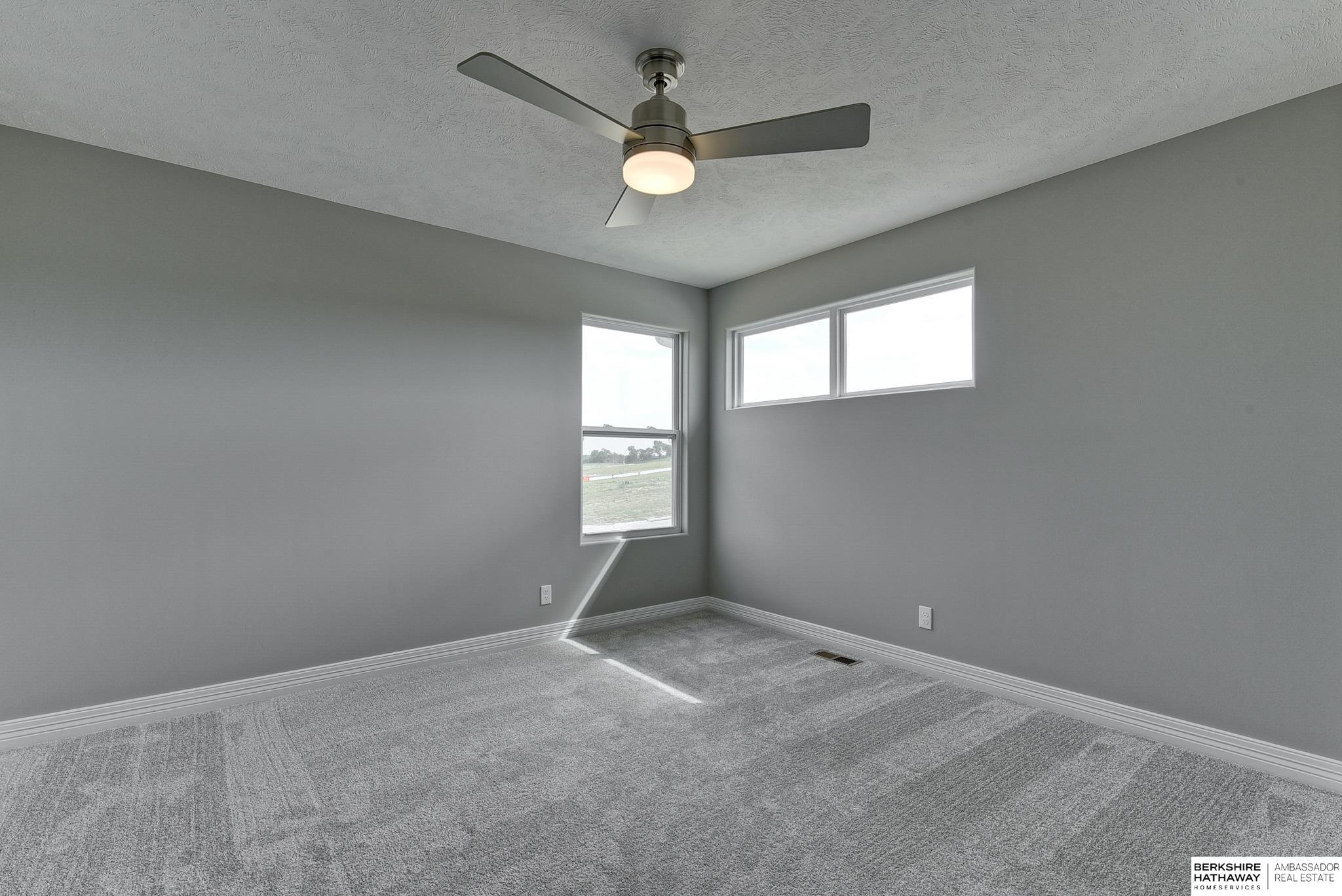 Omaha, Nebraska 68135, United States, 4 Bedrooms Bedrooms, ,3 BathroomsBathrooms,Residential,Pending,56359