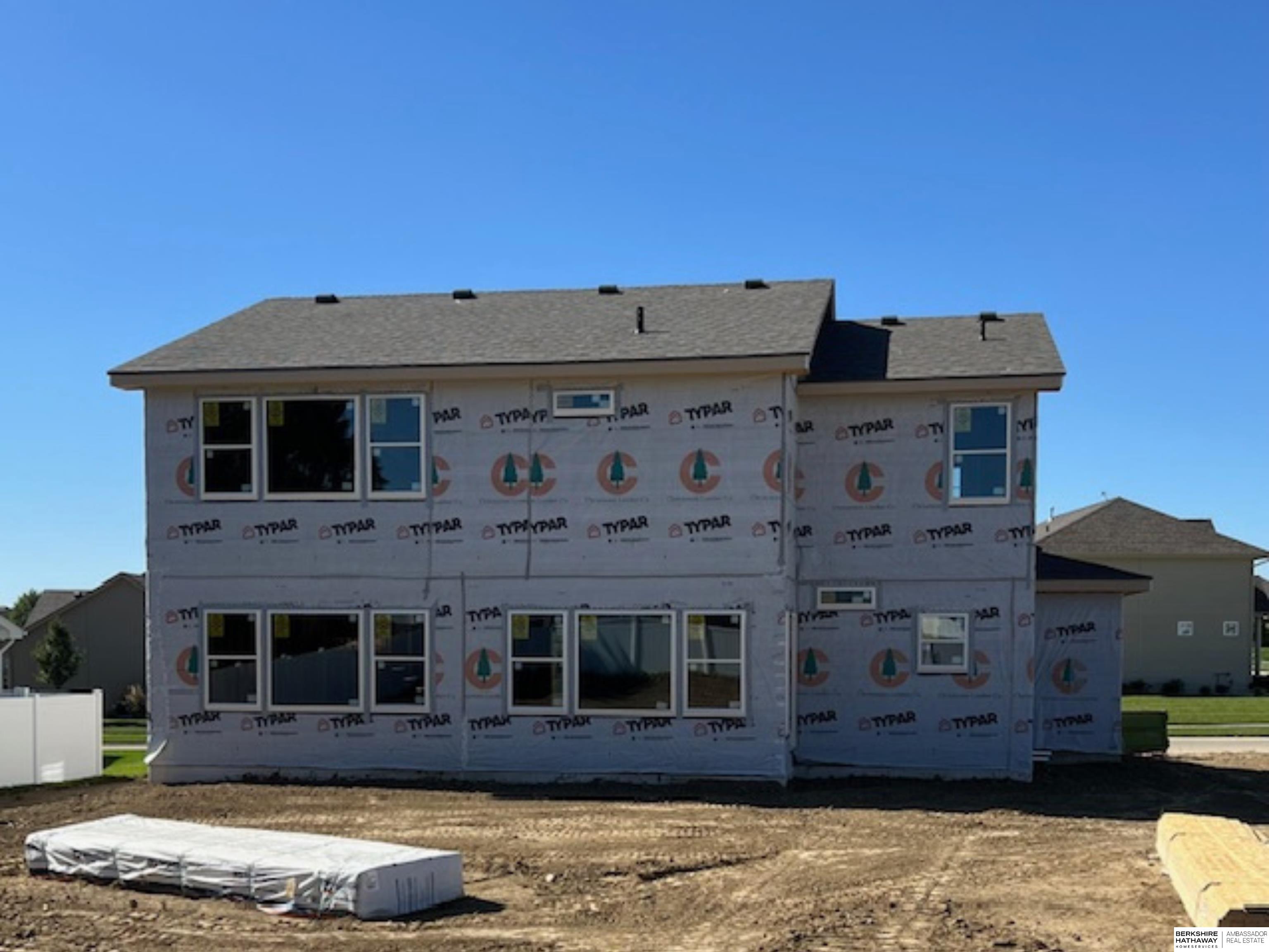 Omaha, Nebraska 68135, United States, 4 Bedrooms Bedrooms, ,3 BathroomsBathrooms,Residential,Pending,56359