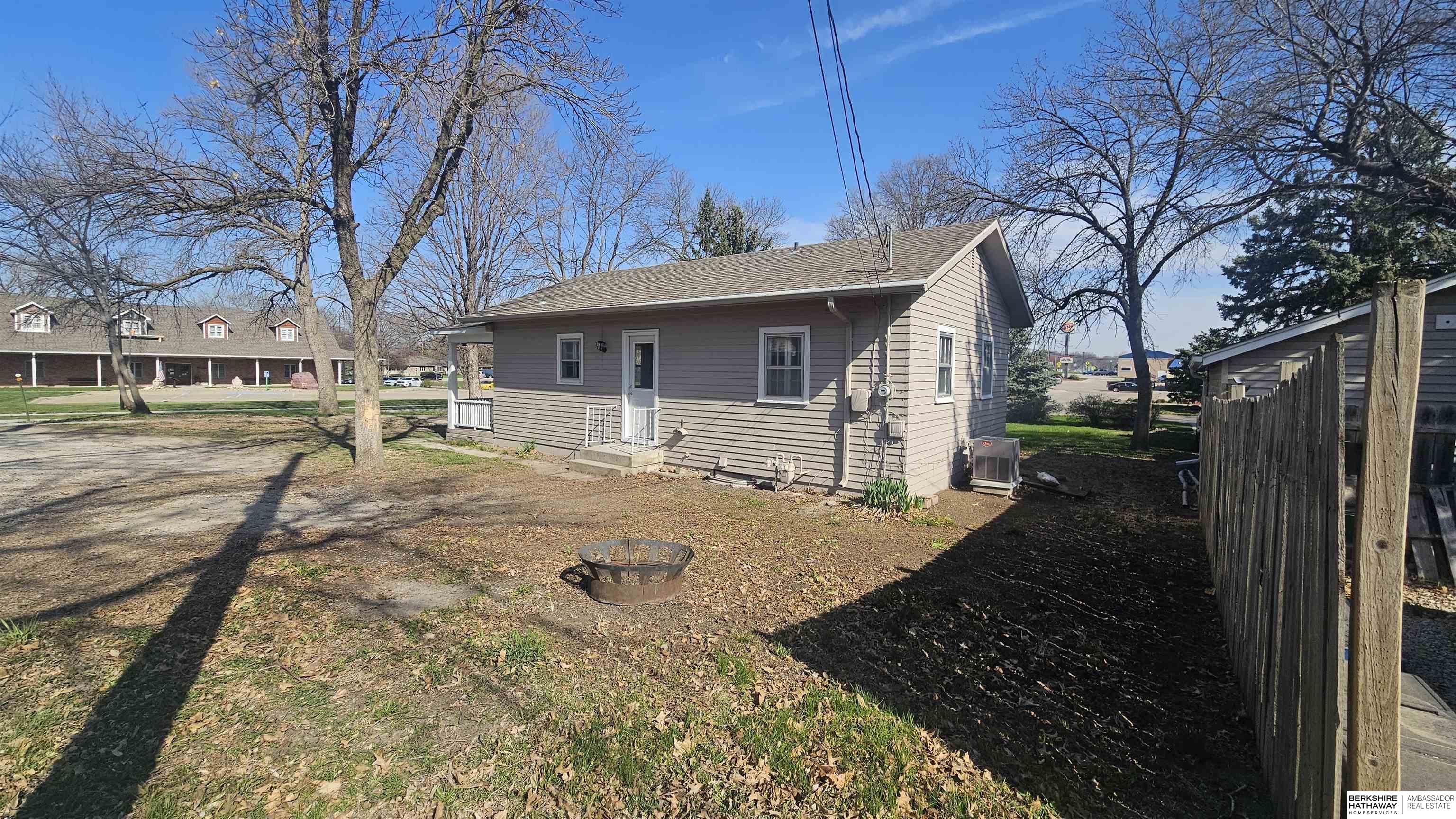 Wahoo, Nebraska 68066, United States, 2 Bedrooms Bedrooms, ,1 BathroomBathrooms,Residential,Pending,110459