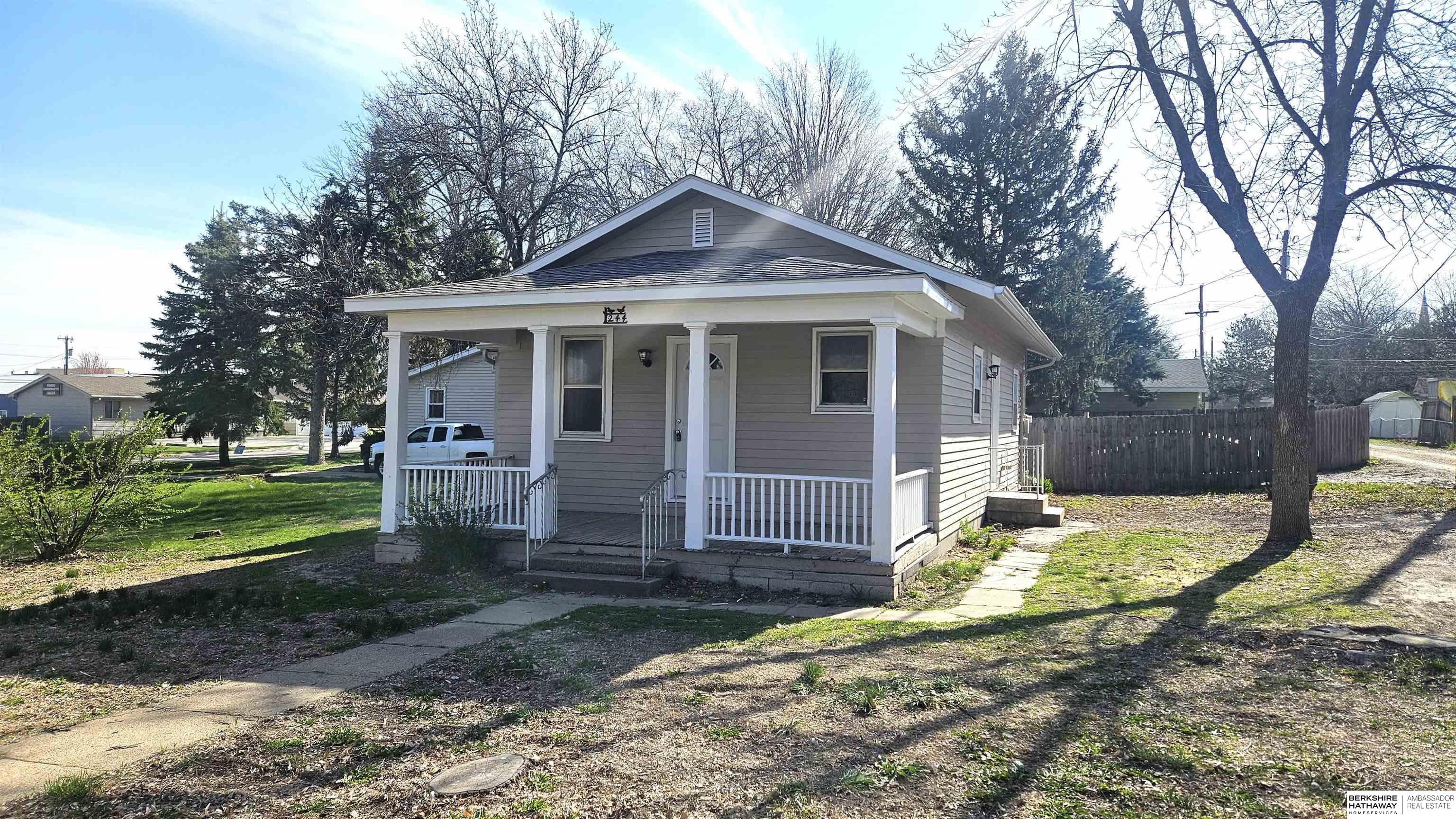 Wahoo, Nebraska 68066, United States, 2 Bedrooms Bedrooms, ,1 BathroomBathrooms,Residential,Pending,110459