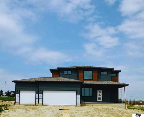 MLS: 22510593