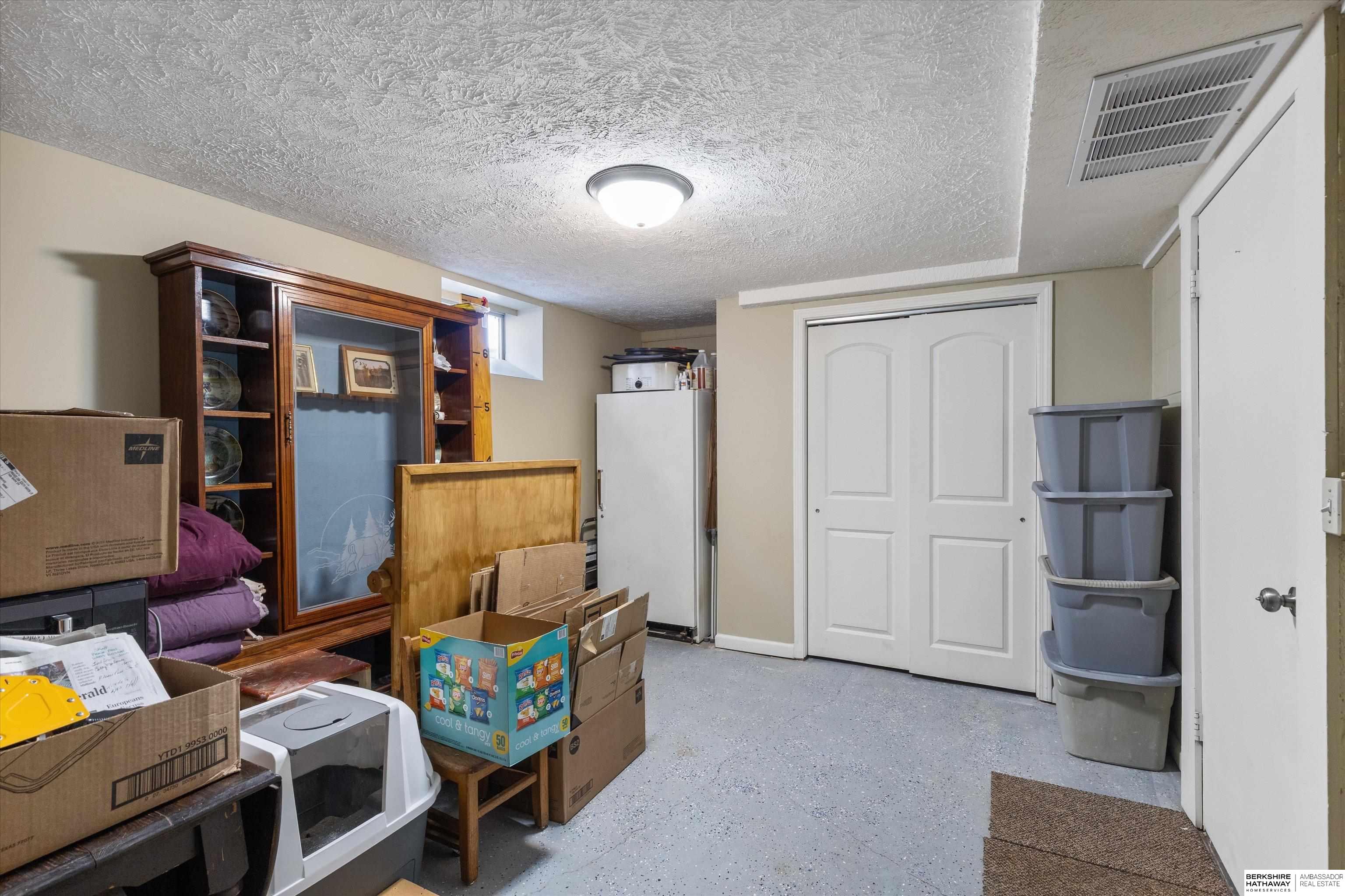 Plattsmouth, Nebraska 68048, United States, 3 Bedrooms Bedrooms, ,2 BathroomsBathrooms,Residential,Pending,91209